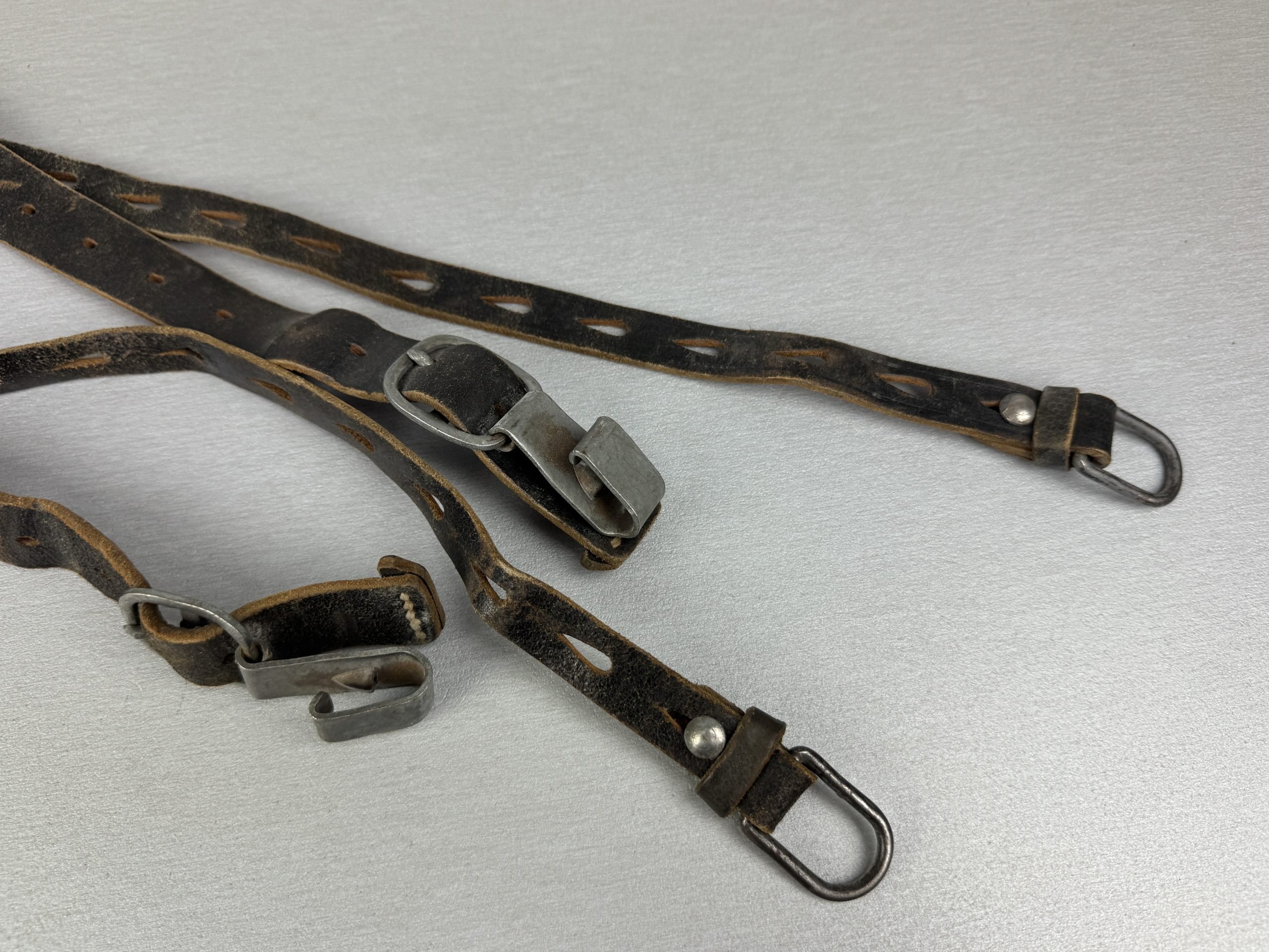Wehrmacht leather Y-straps 'Koppeltragegestell' 1943 — image 6