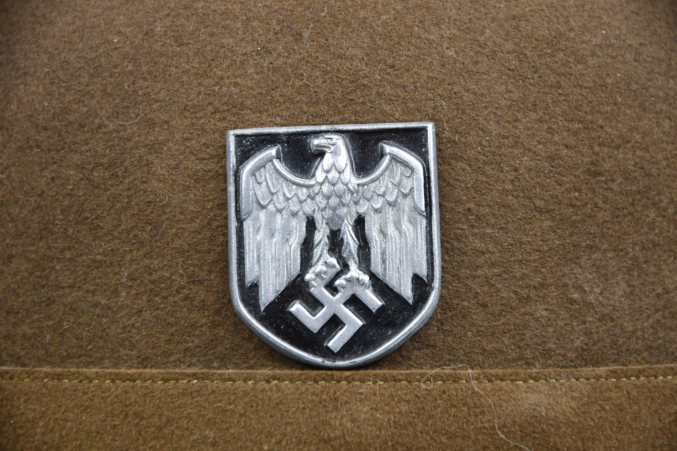 MINT Army (Heer) 'Afrikakorps' tropical pith helmet by R. & M. Wegener 1943 — image 2