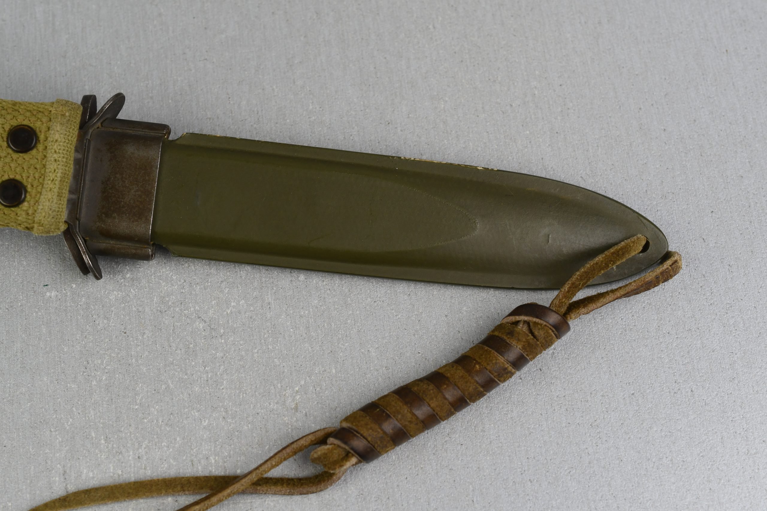 US WW2 M3 Trench Knife & M8 Scabbard with tan webbing — image 4