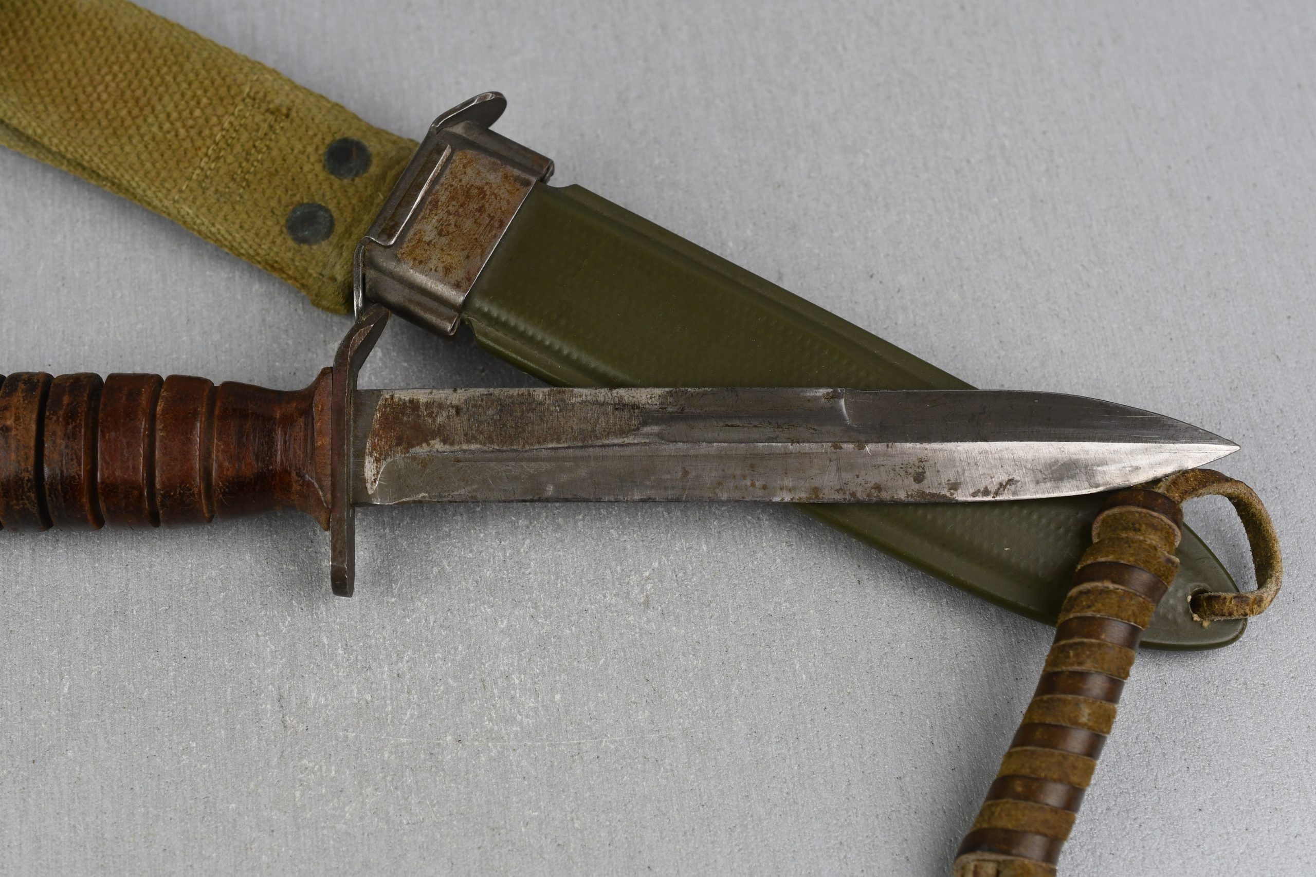 US WW2 M3 Trench Knife & M8 Scabbard with tan webbing — image 5