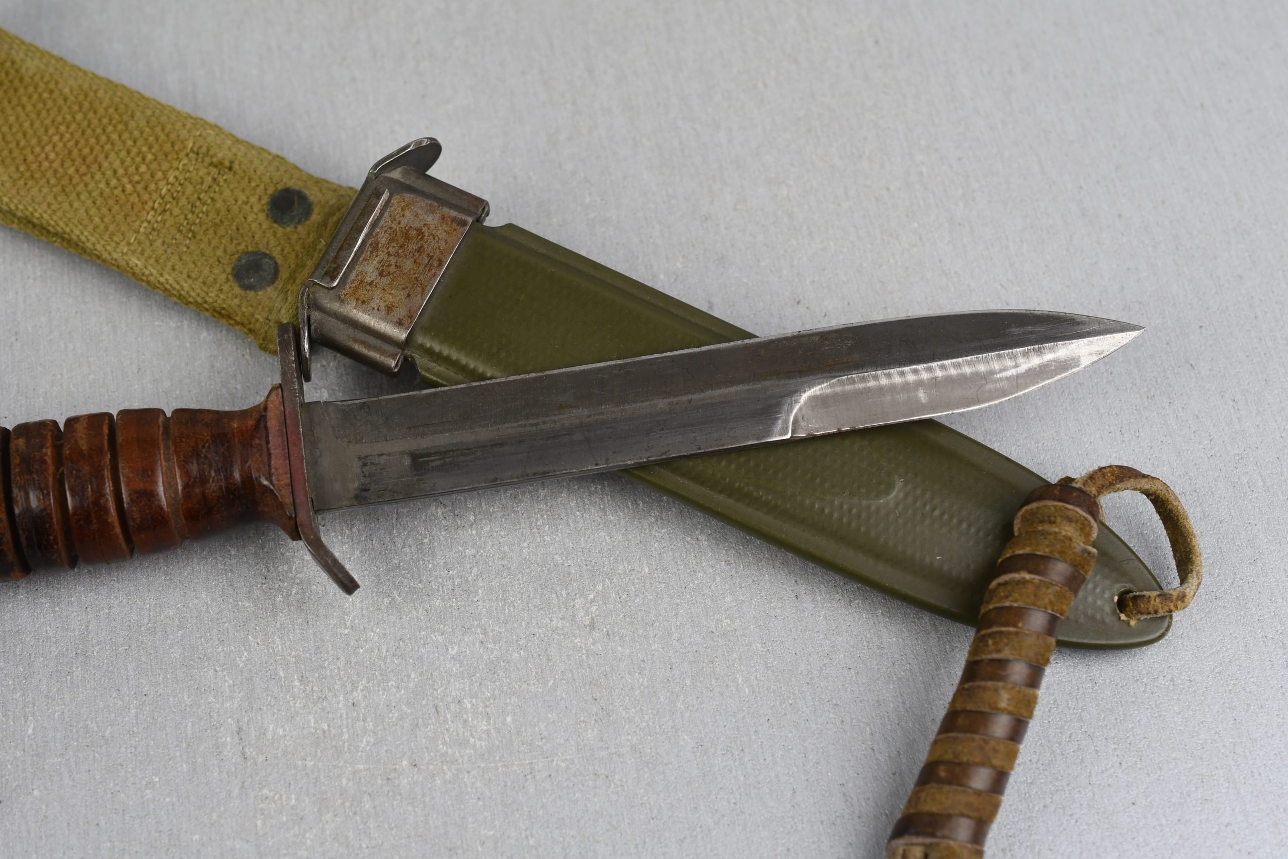 US WW2 M3 Trench Knife & M8 Scabbard with tan webbing — image 6