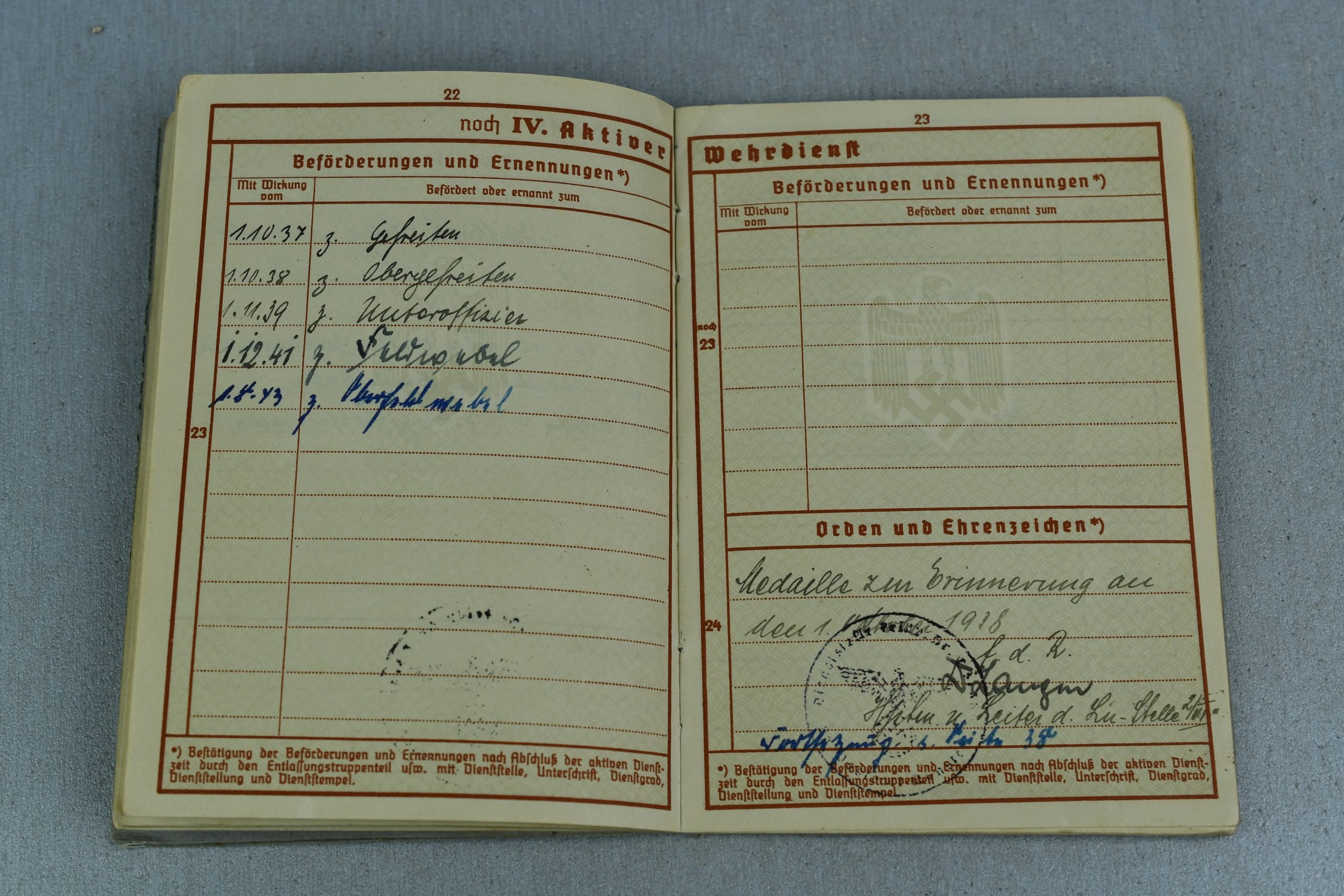 Luftwaffe Wehrpass and Soldbuch grouping Hauptfeldwebel W. Lübeck — image 10