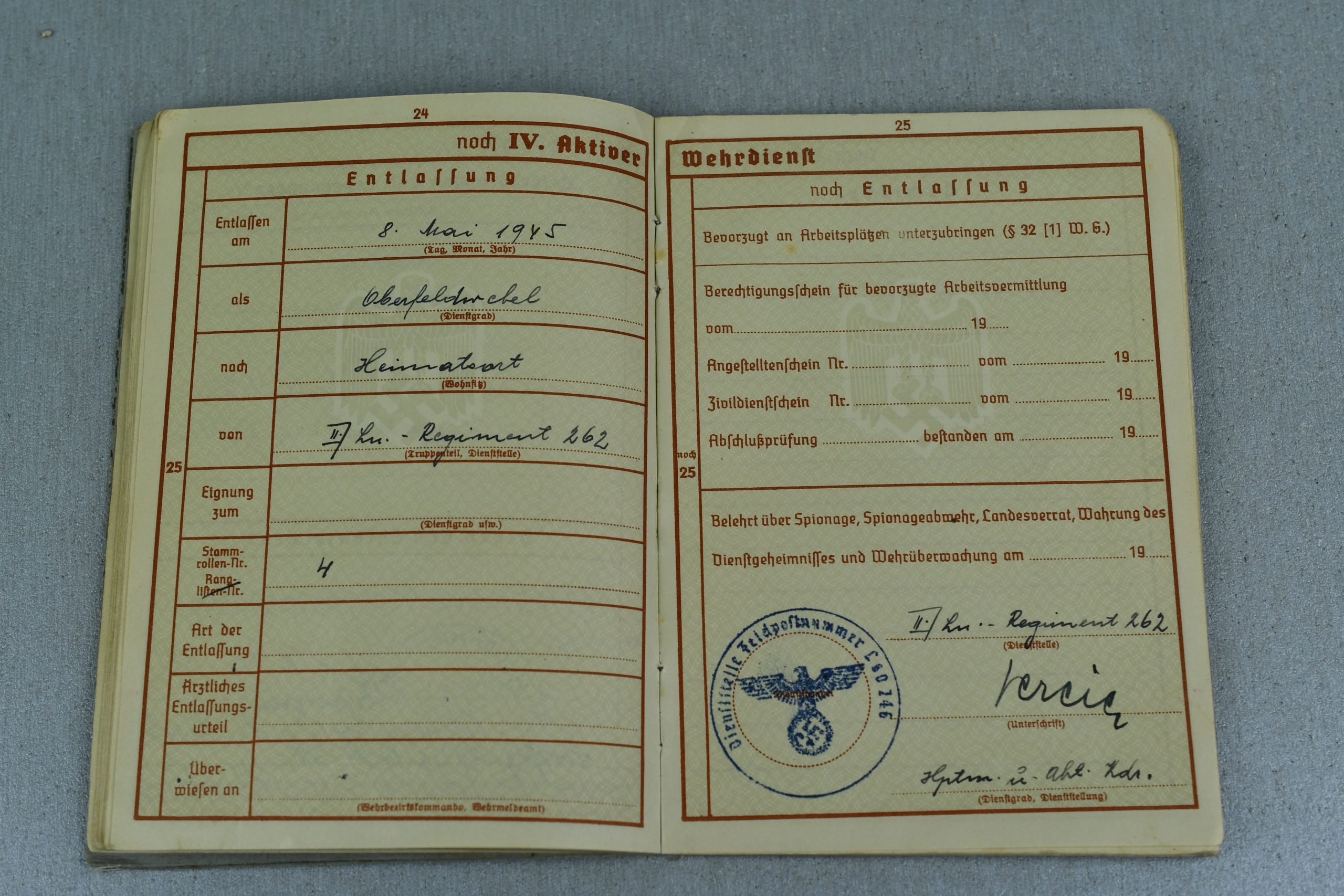 Luftwaffe Wehrpass and Soldbuch grouping Hauptfeldwebel W. Lübeck — image 11