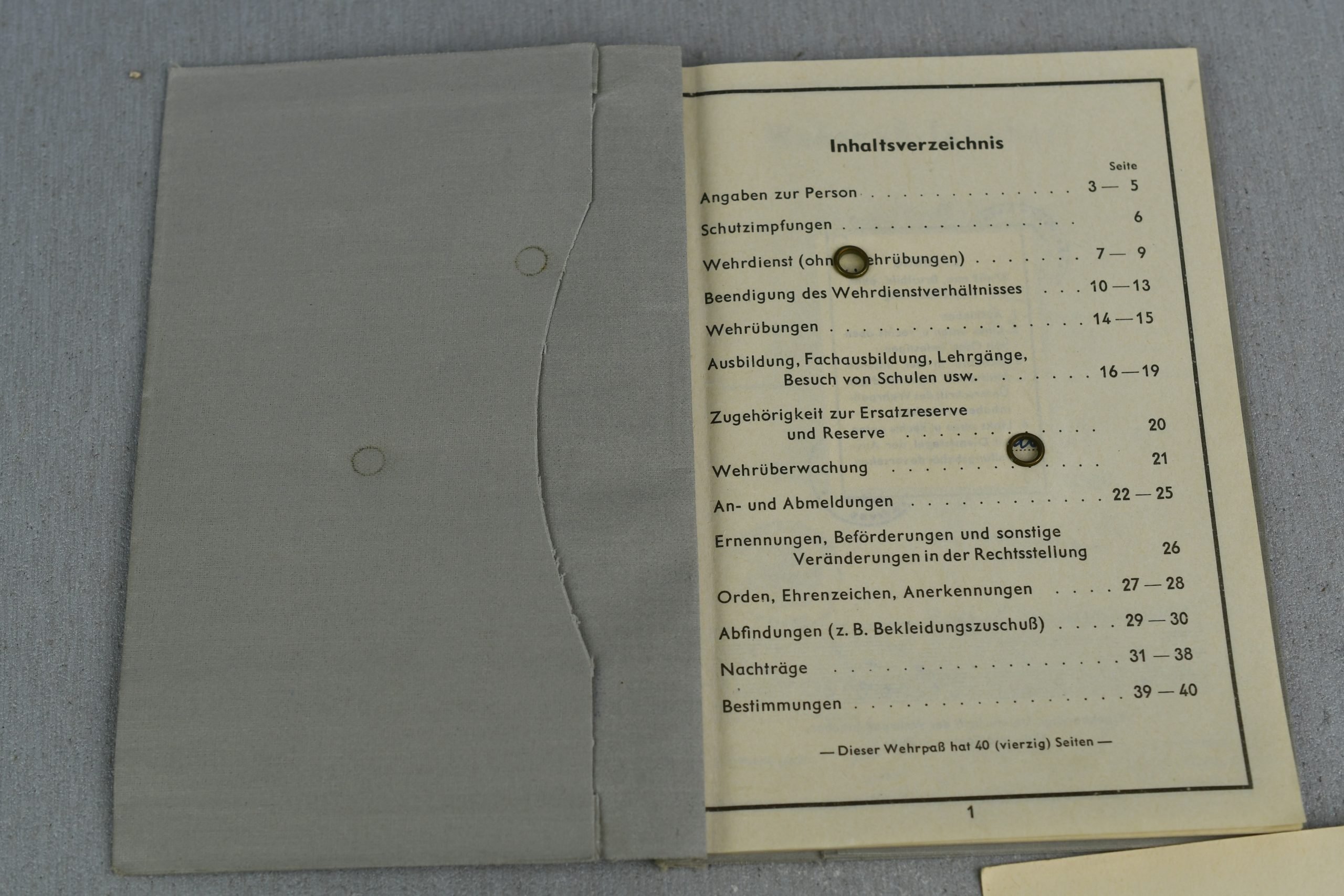 Luftwaffe Wehrpass and Soldbuch grouping Hauptfeldwebel W. Lübeck — image 32
