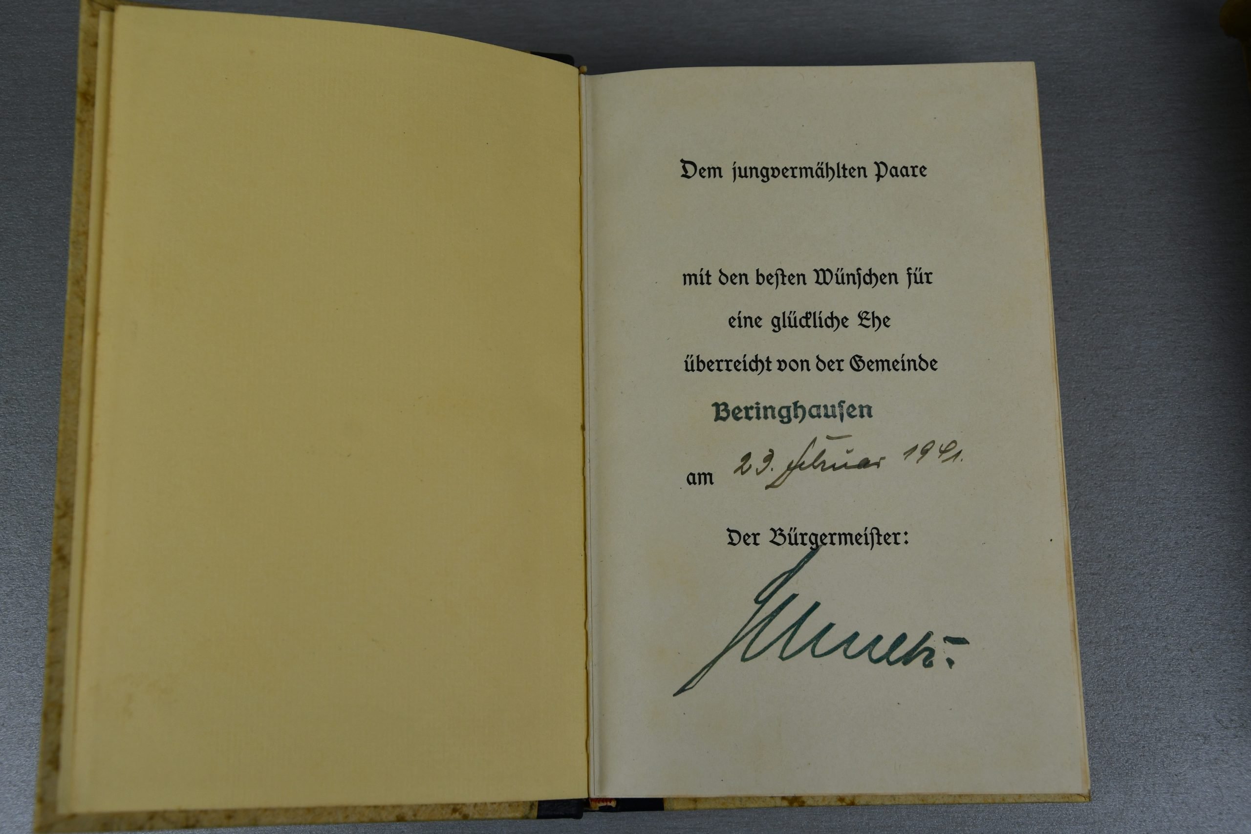 Adolf Hitler's Mein Kampf wedding edition 'Beringhausen' 1940 — image 3