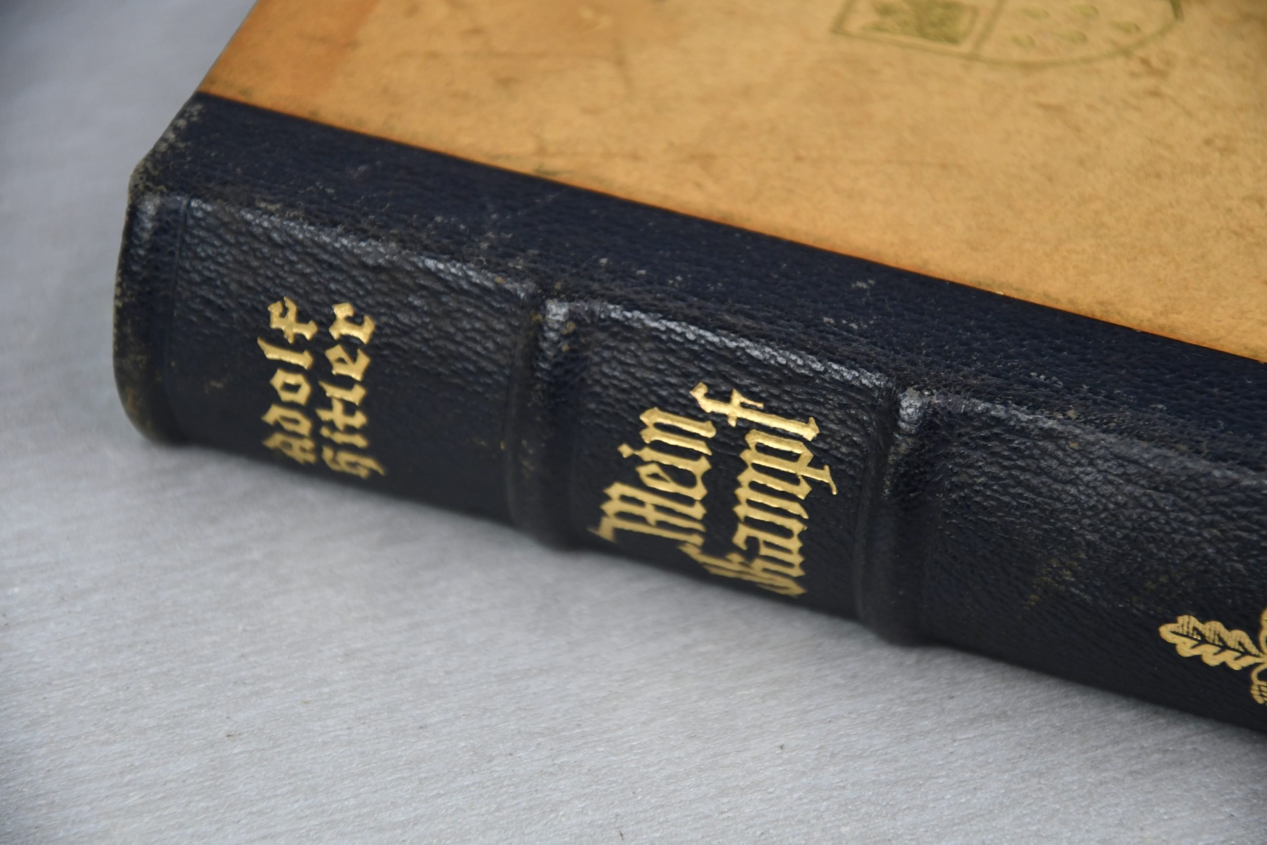 Adolf Hitler's Mein Kampf wedding edition 'Köln' 1941 — image 2