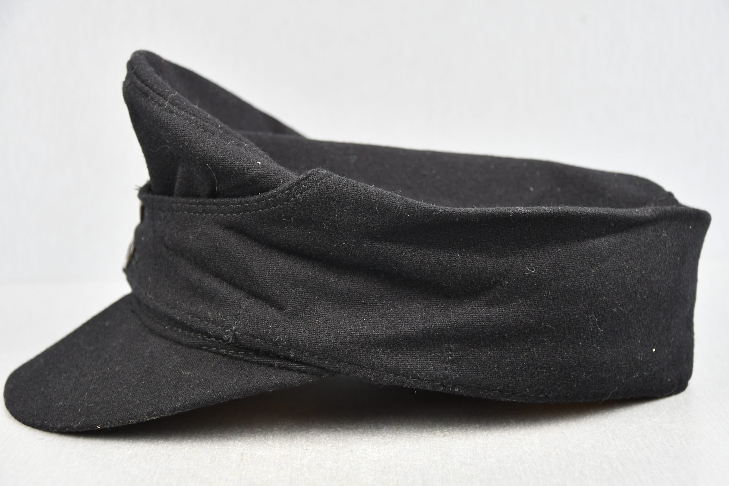 M43 Waffen-SS black panzer cap — image 4
