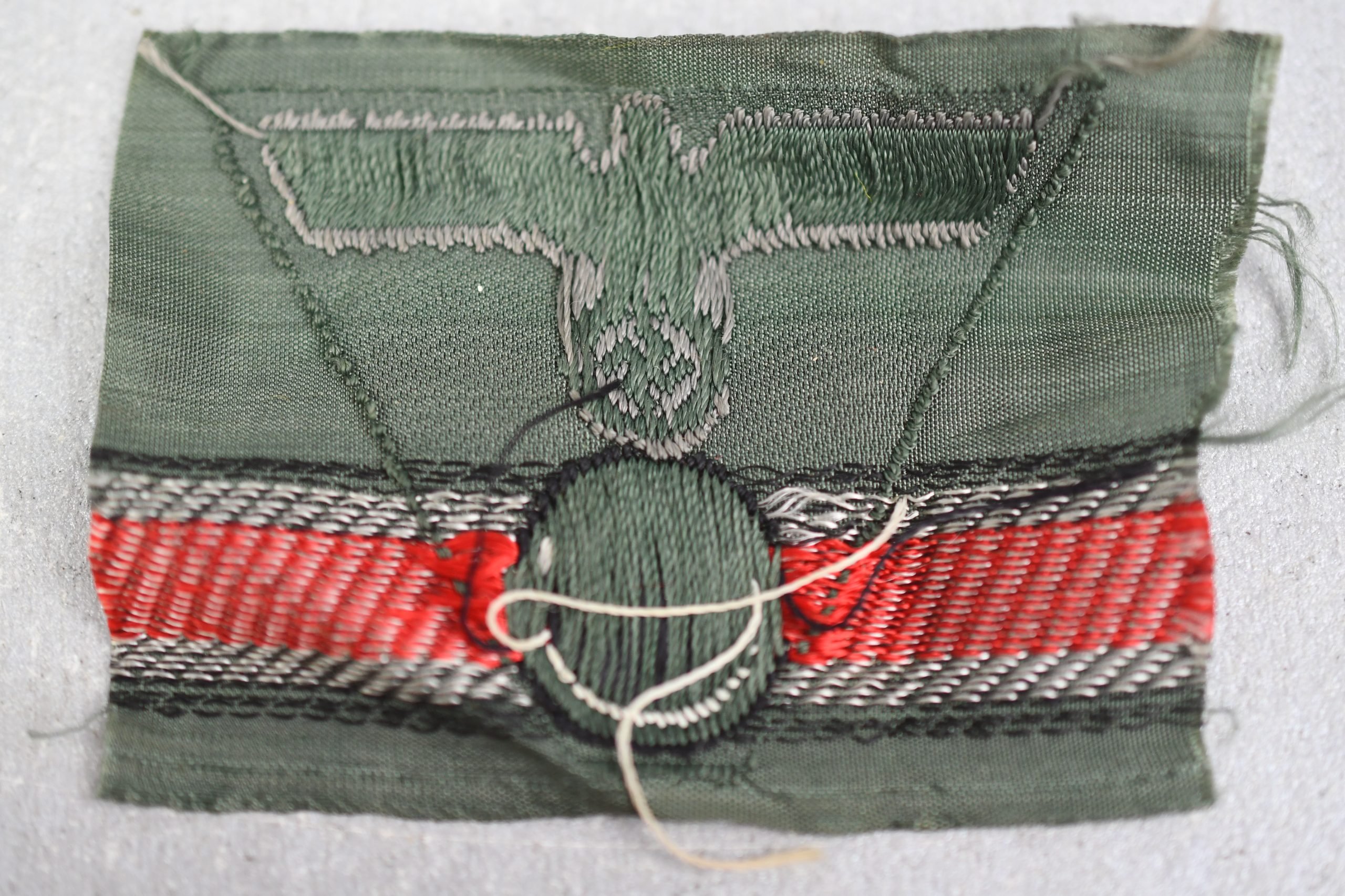 M43 army (Heer) 'BeVo' trapezoid cap insignia — image 2