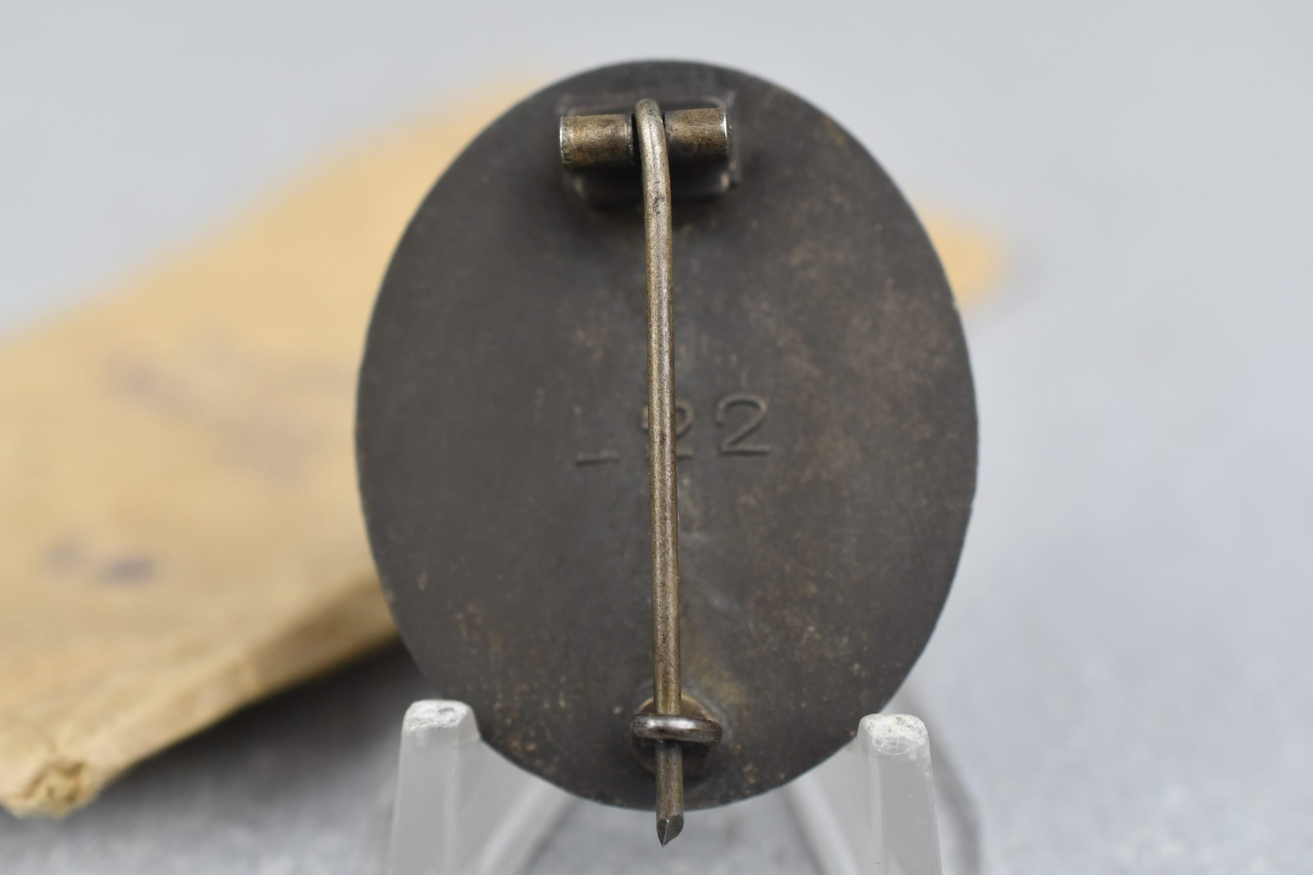 Silver wound badge by 'L22' Glaser & Söhne with award envelope — image 2