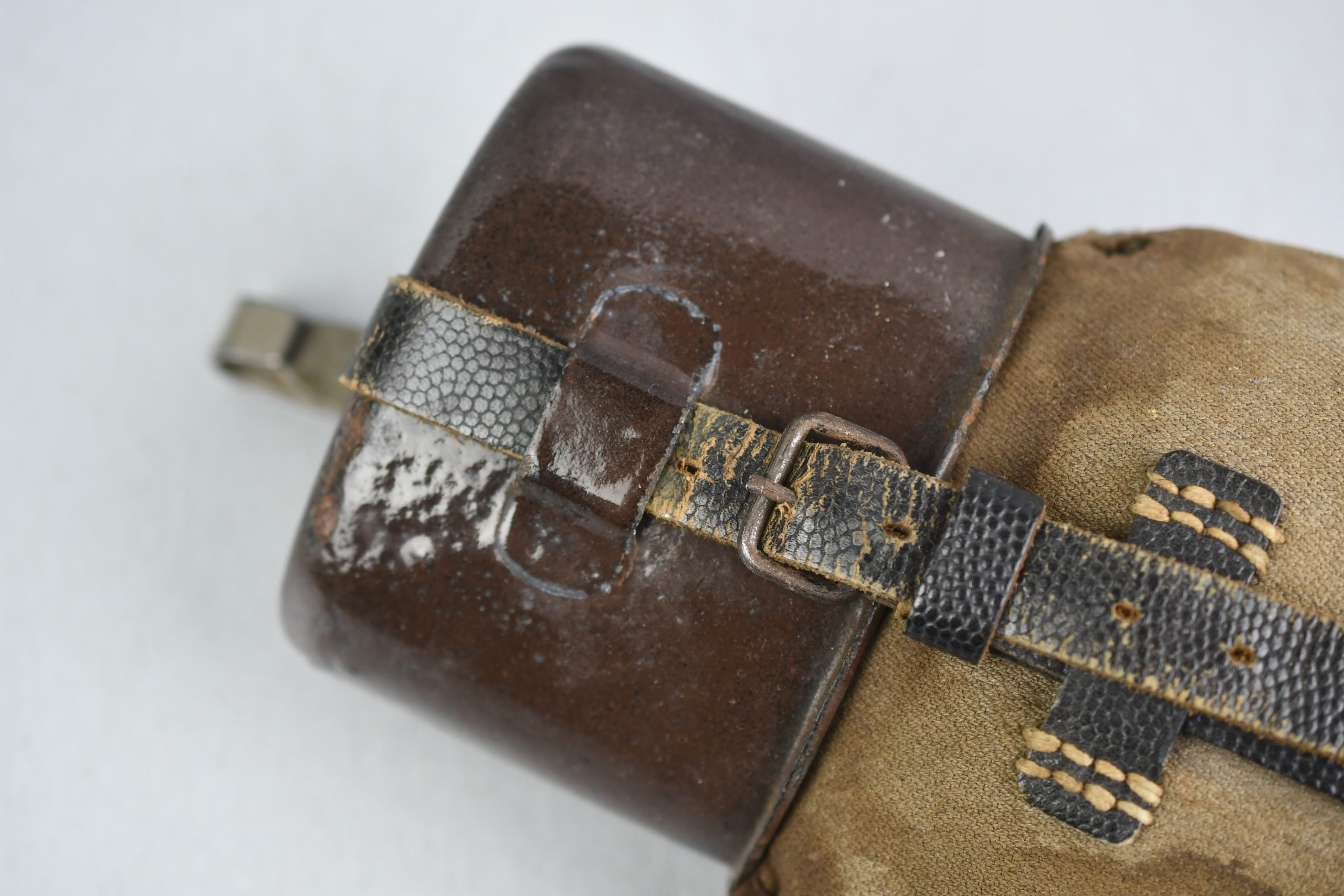 Late war German canteen with gabardine cover and brown enamel steel cup — image 2