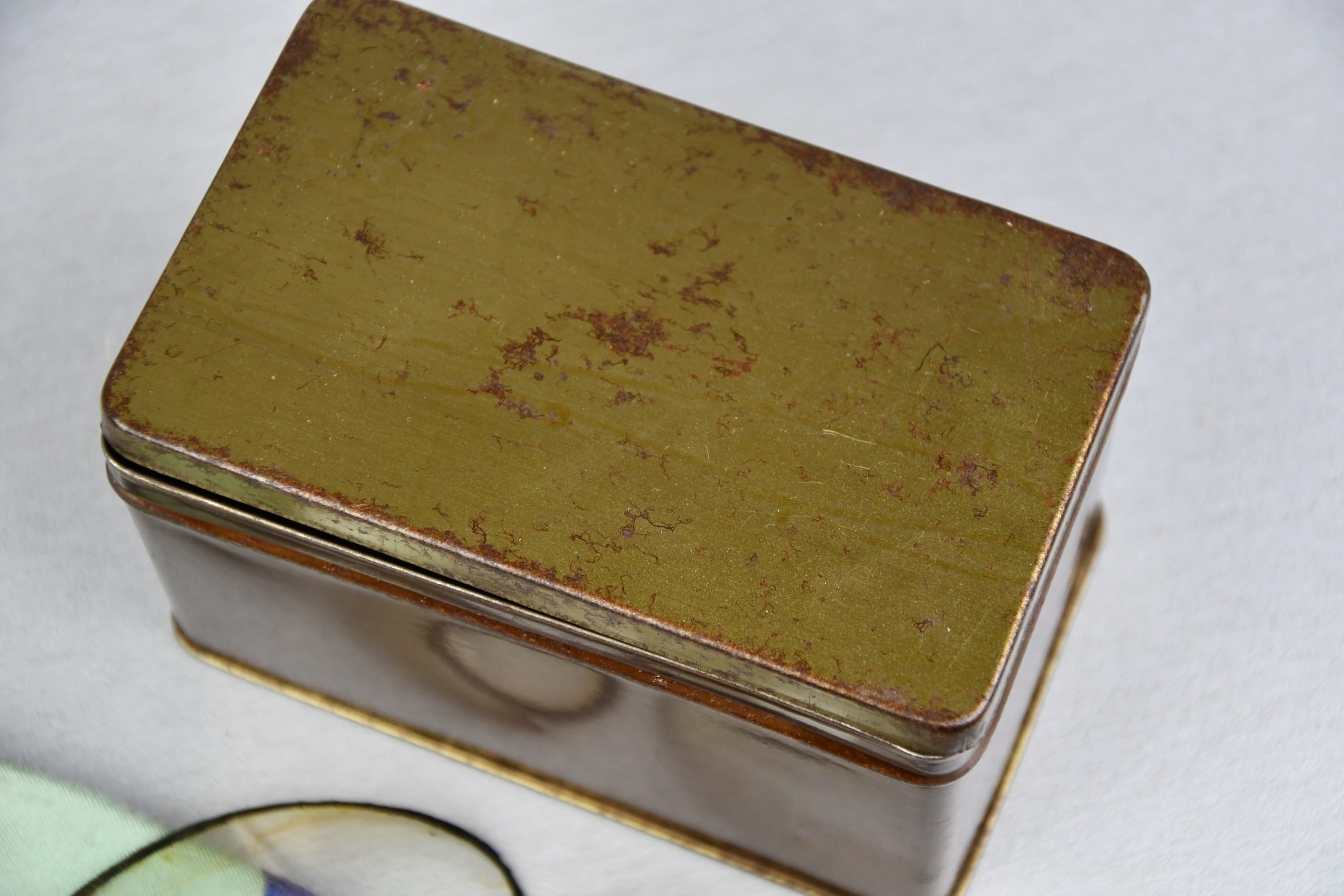 Wehrmacht motorcycle dust goggles 'Kradmelderbrille' box with spare glasses — image 4