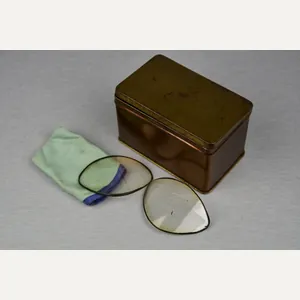 Wehrmacht motorcycle dust goggles 'Kradmelderbrille' box with spare glasses