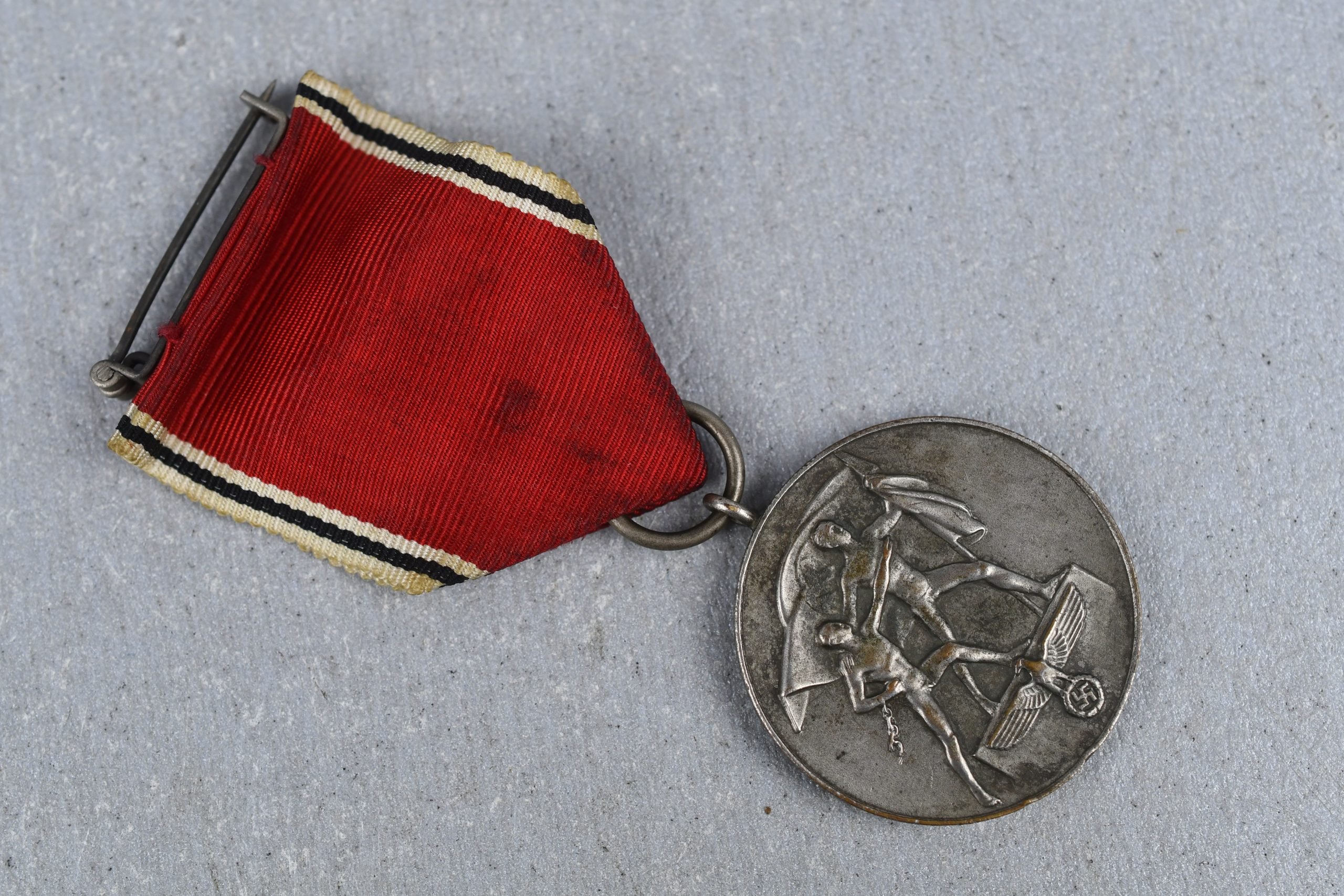 German 'Austrian occupation' medal 13 März 1938 — image 3