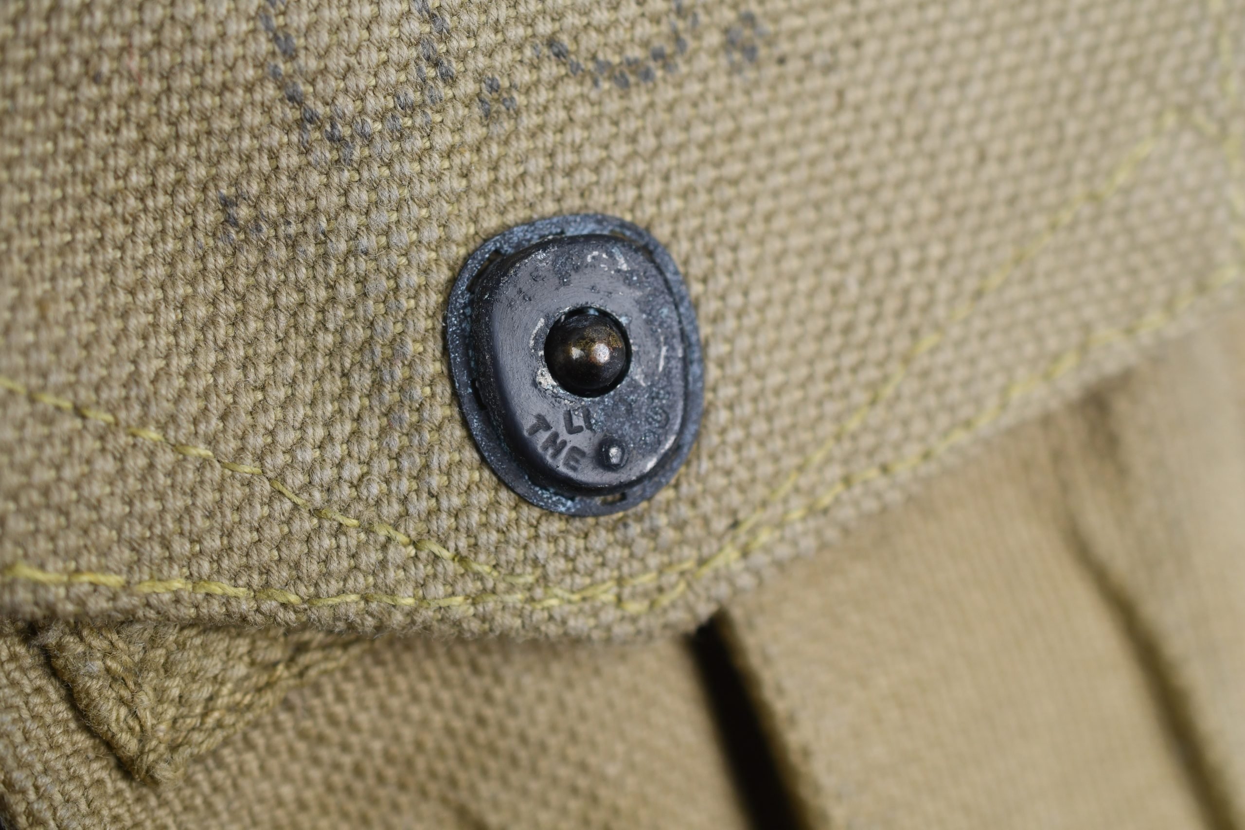 US WW2 'British Made' M1 Carbine Ammo Pouch 1944 — image 2