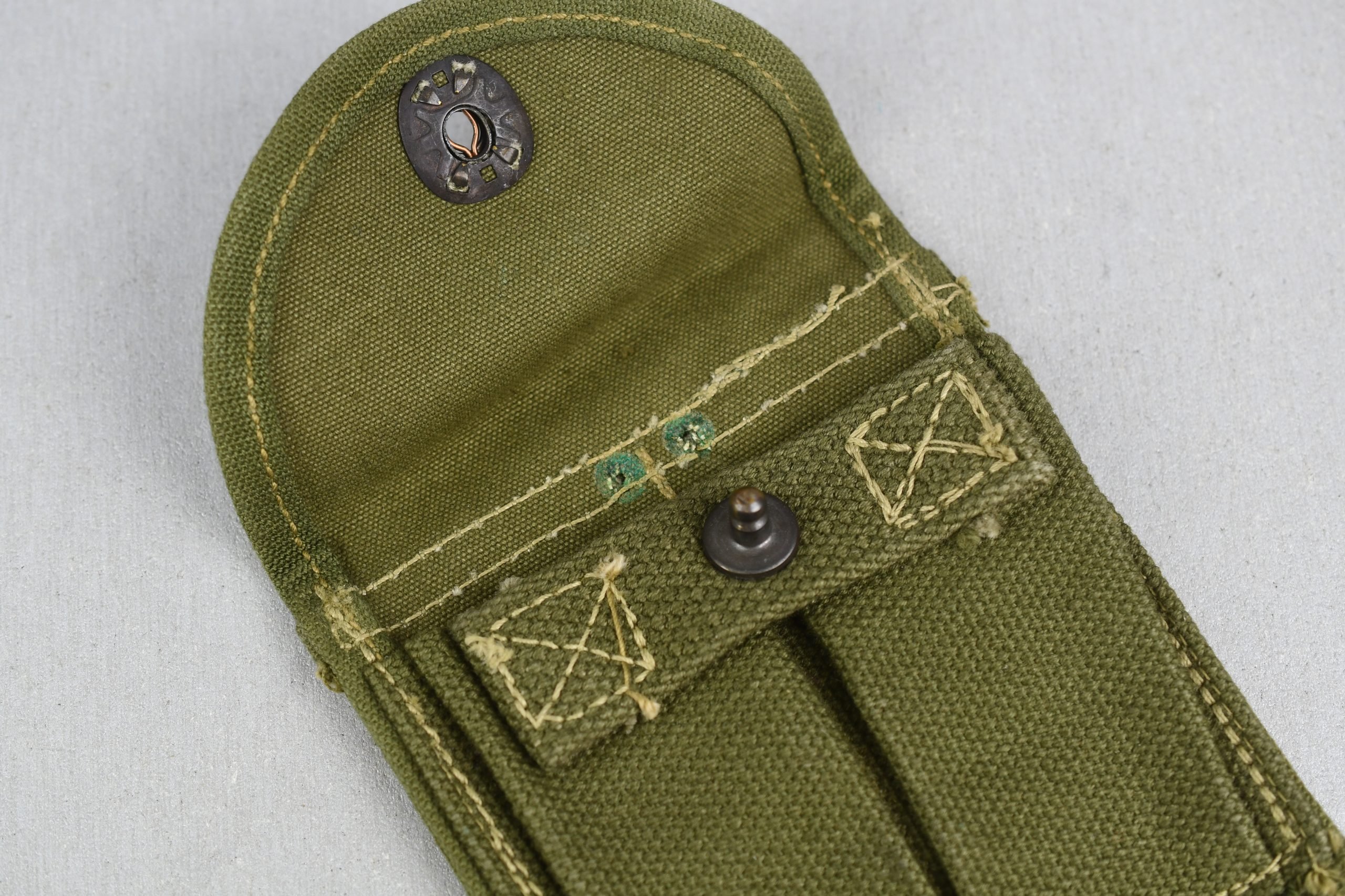 US WW2 M1 Carbine Ammo Pouch 1943 — image 3