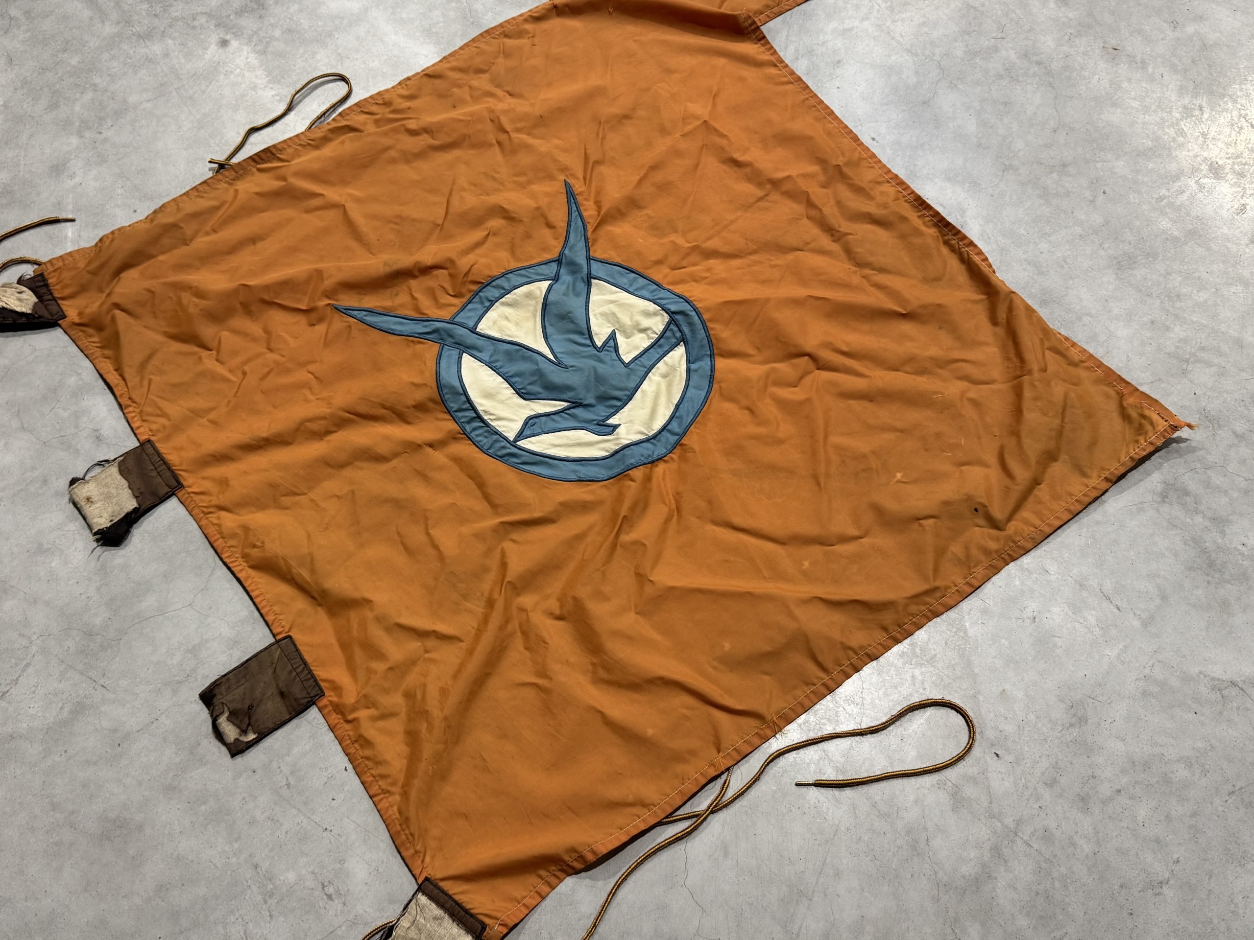 Flemish Youth Flag – Algemene Dietsche Jeugdverbond (ADJV) with Bluefoot Emblem — image 2