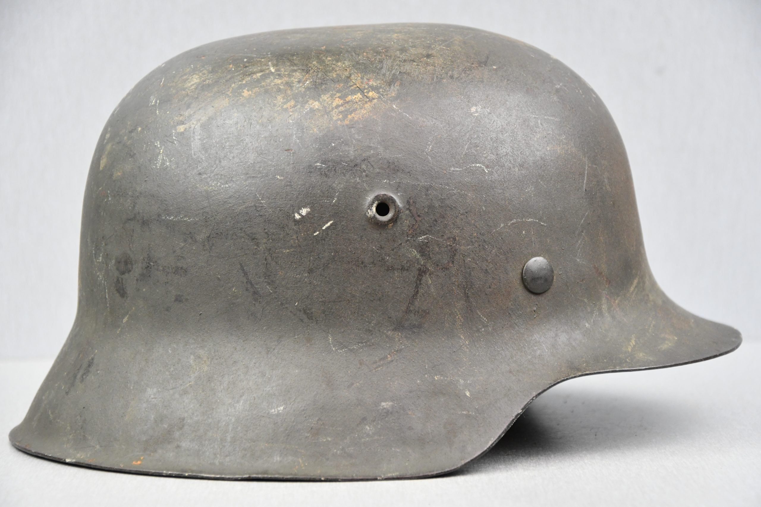 M42 Army/Waffen-SS late war no decal steel helmet EF64 — image 3