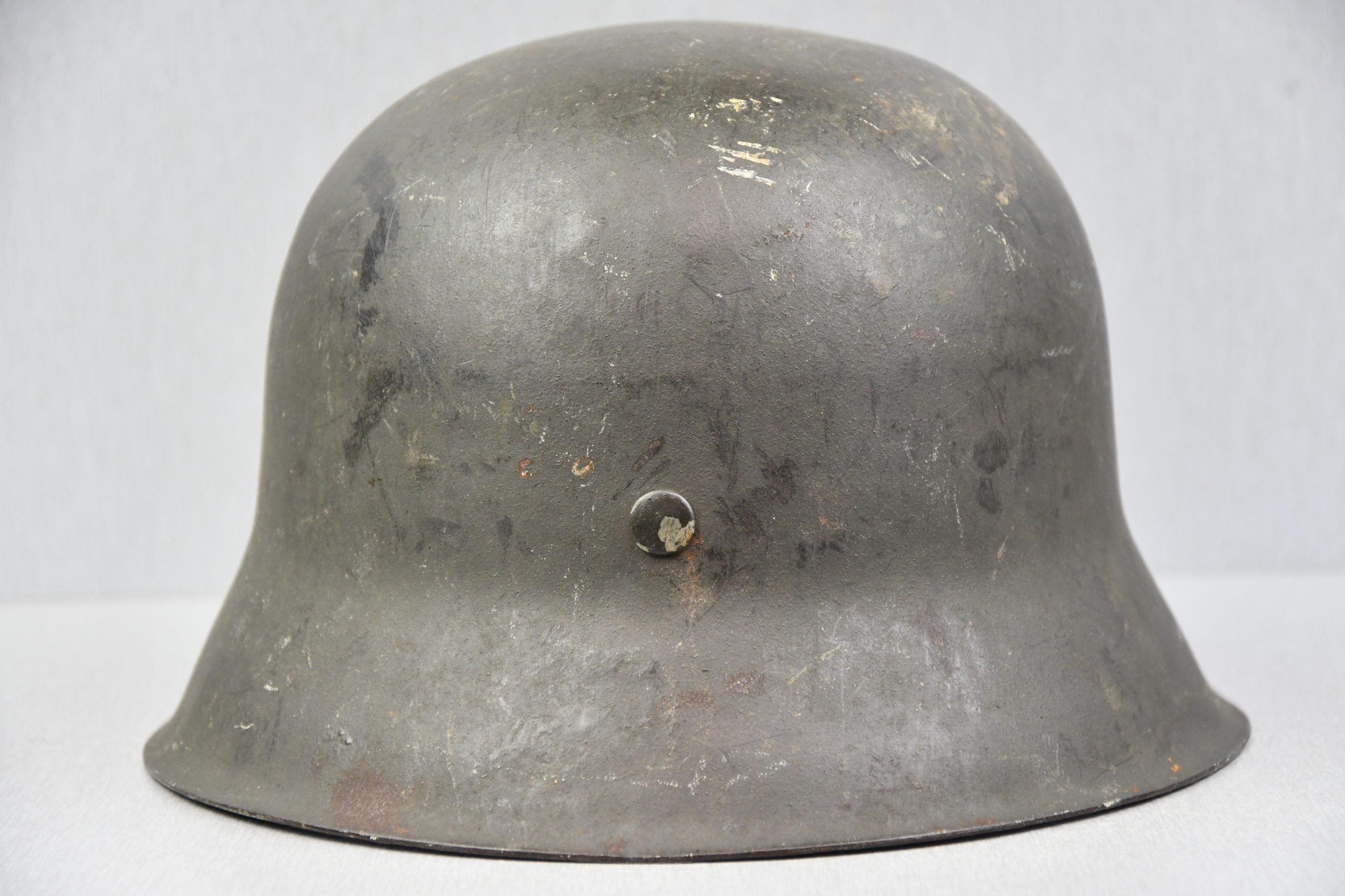 M42 Army/Waffen-SS late war no decal steel helmet EF64 — image 4