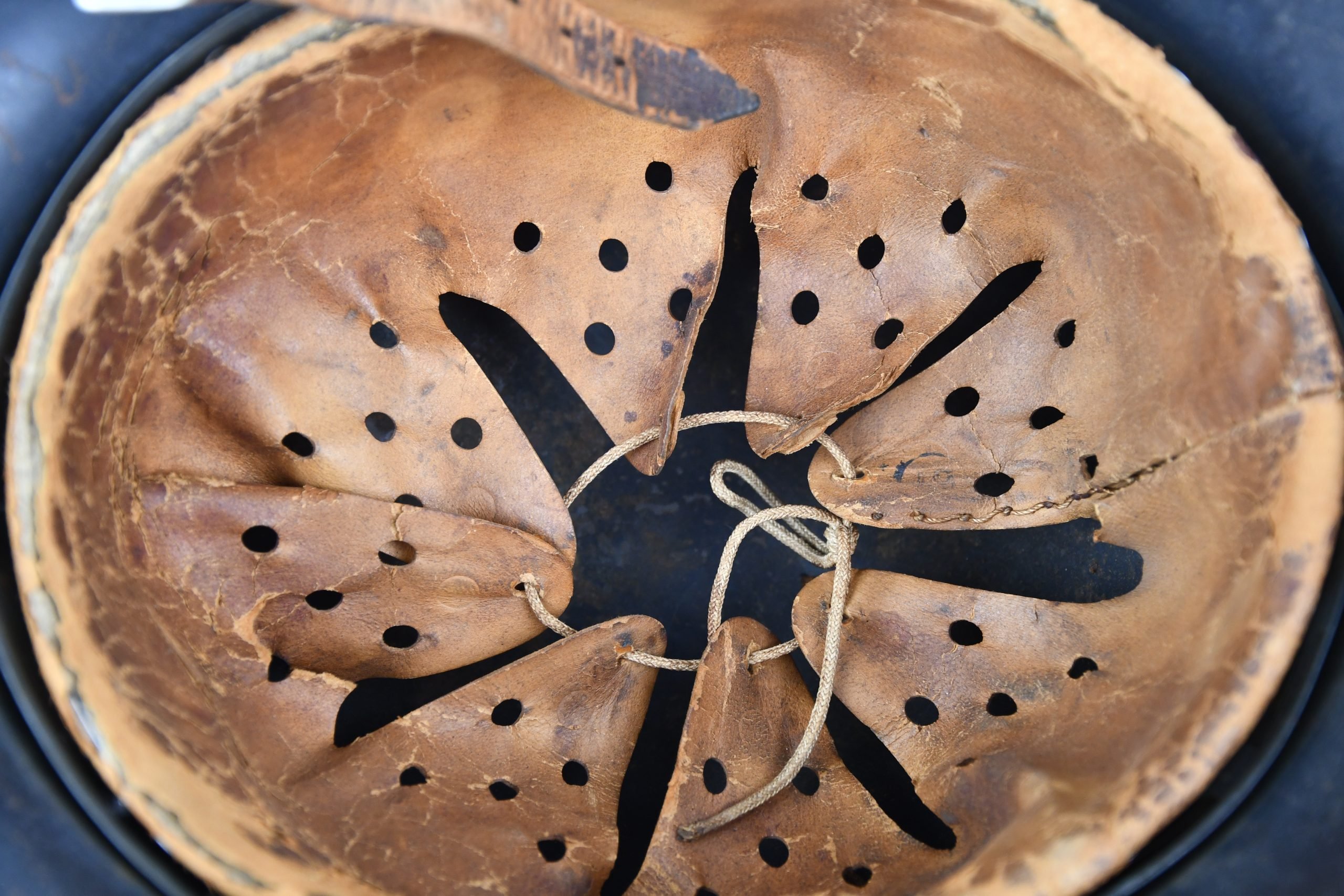 M42 Luftwaffe single decal steel helmet ET64 — image 8