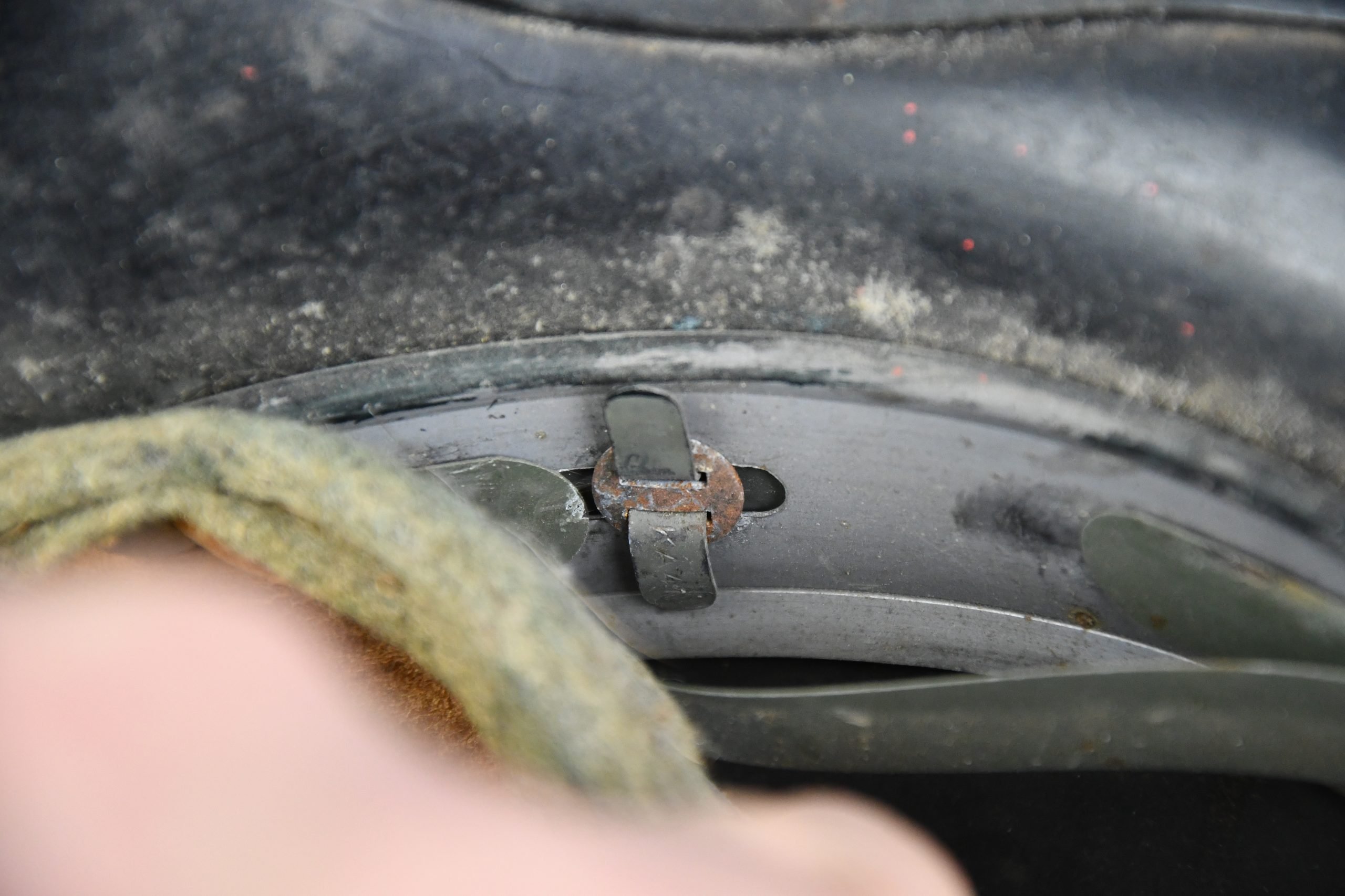 M40 army (Heer) single decal 'black' steel helmet Q64 — image 13