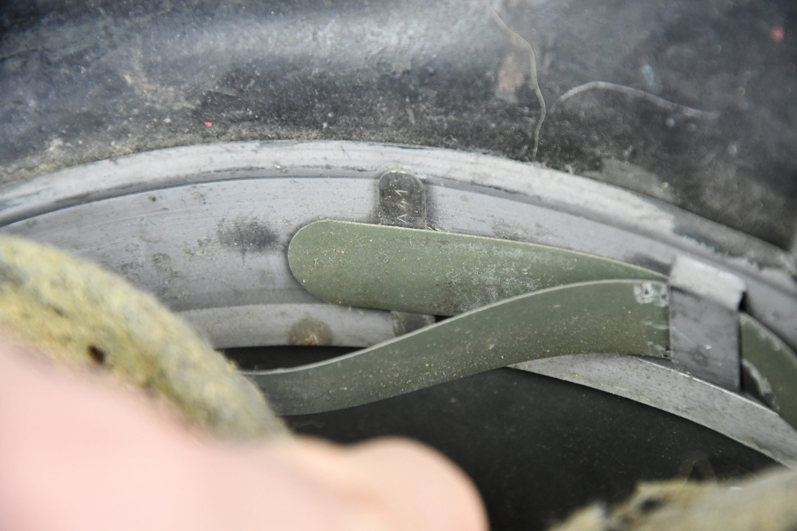 M40 army (Heer) single decal 'black' steel helmet Q64 — image 14