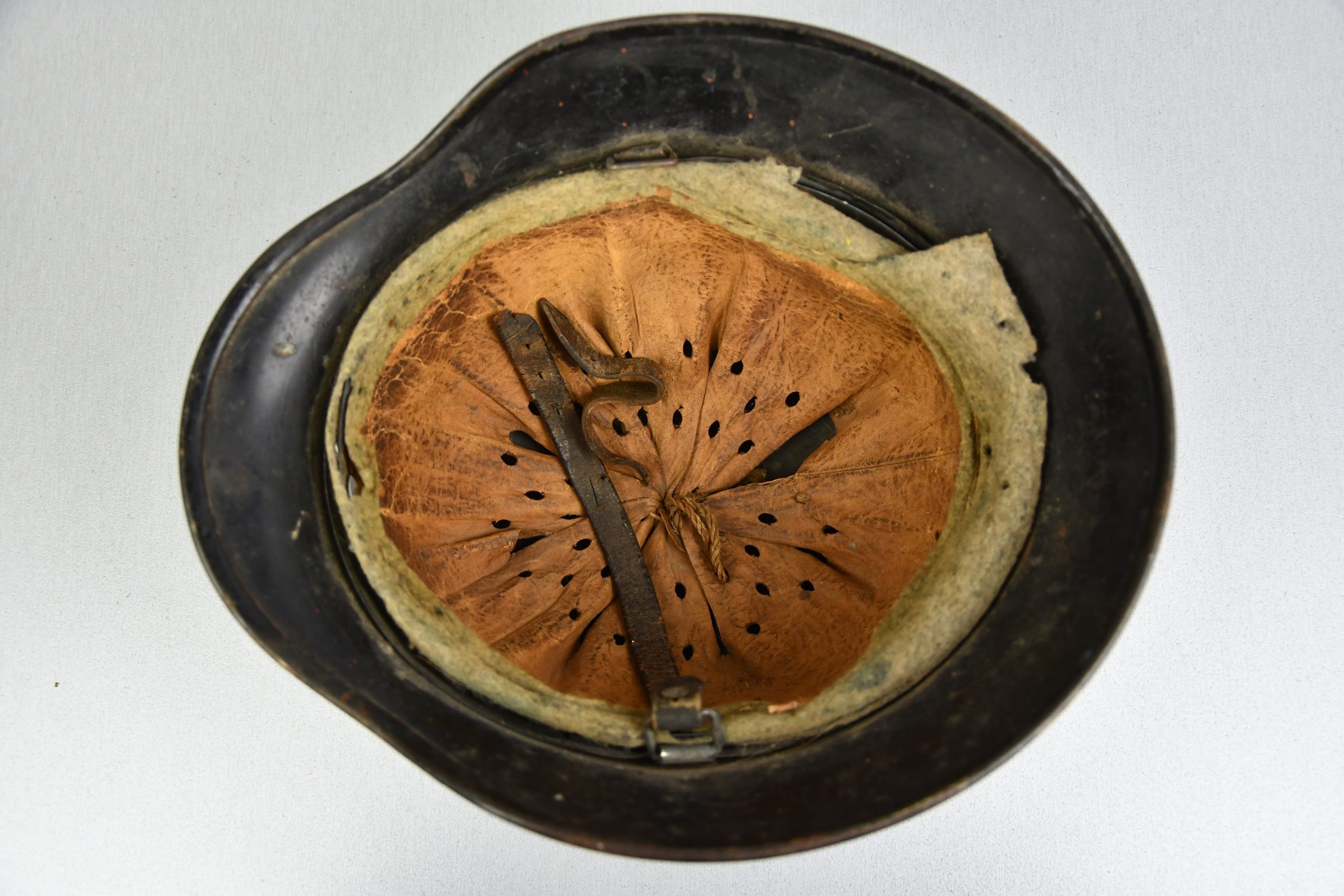 M40 army (Heer) single decal 'black' steel helmet Q64 — image 7