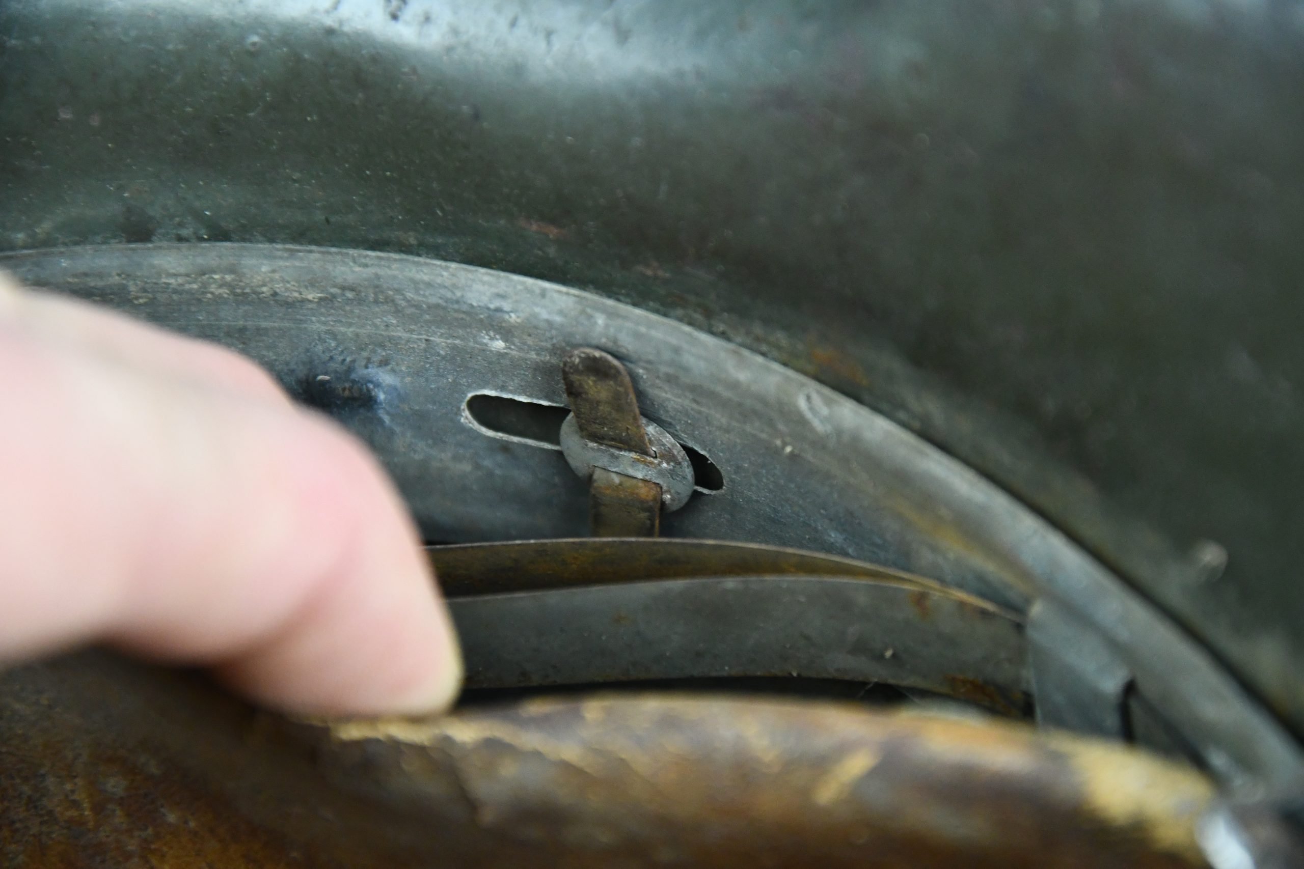 M42 army (Heer) single decal steel helmet ET68 — image 15