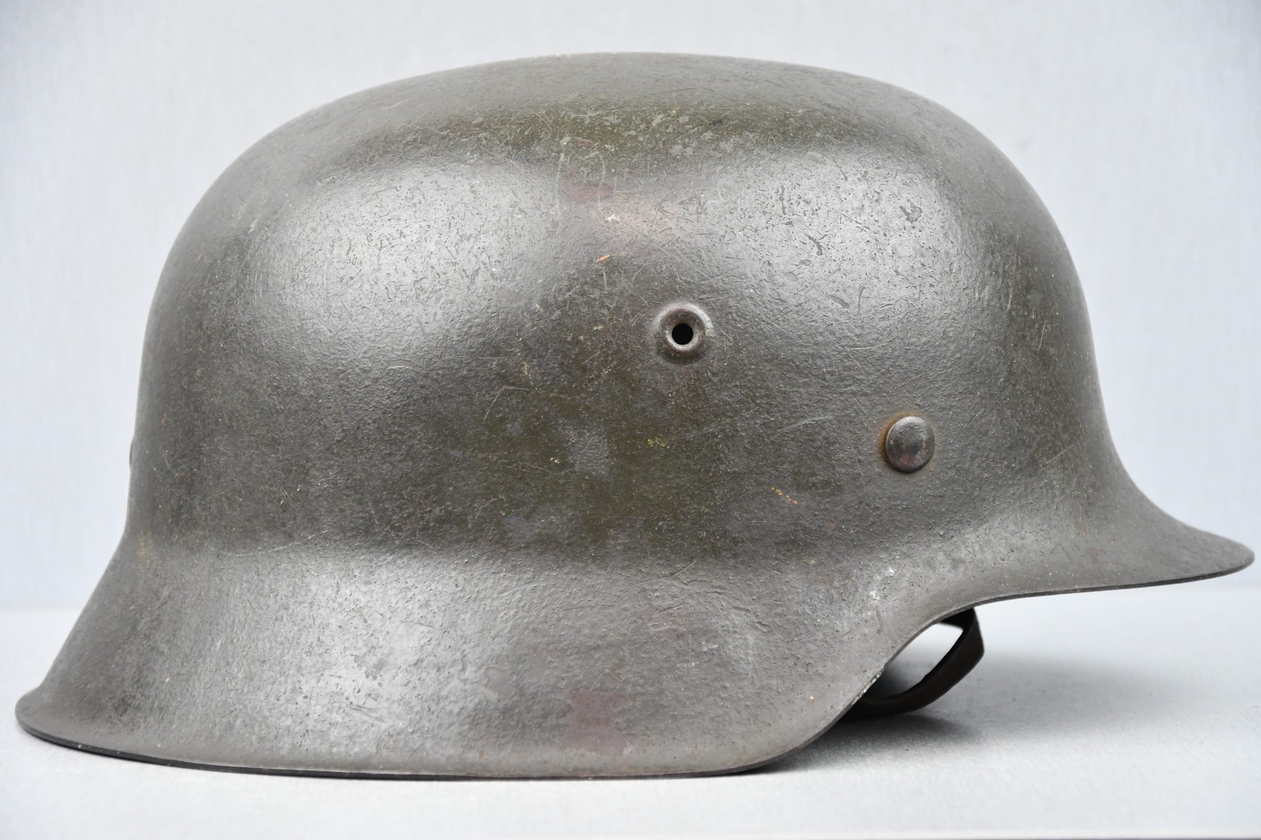 M42 army (Heer) single decal steel helmet ET68 — image 4