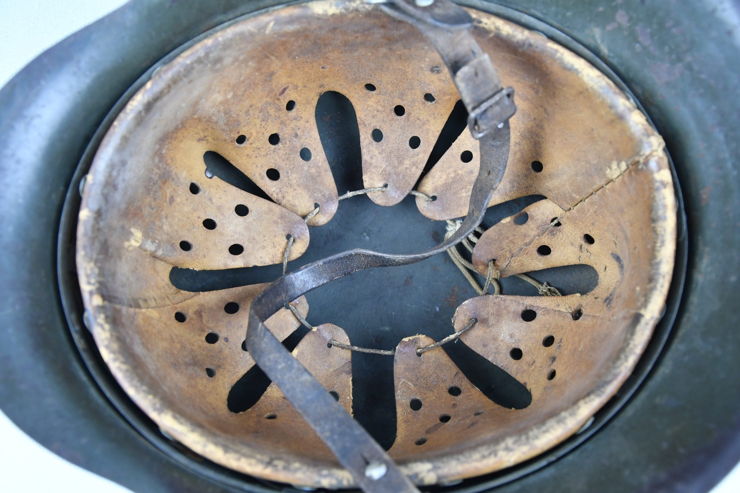 M42 army (Heer) single decal steel helmet ET68 — image 8