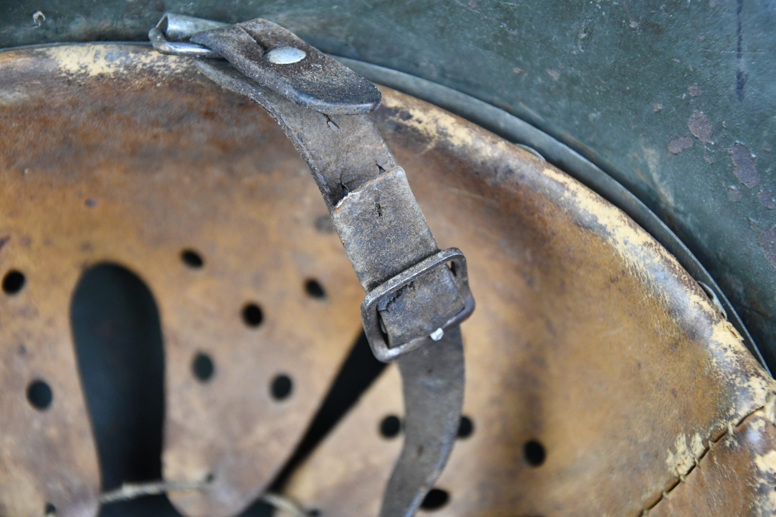 M42 army (Heer) single decal steel helmet ET68 — image 9