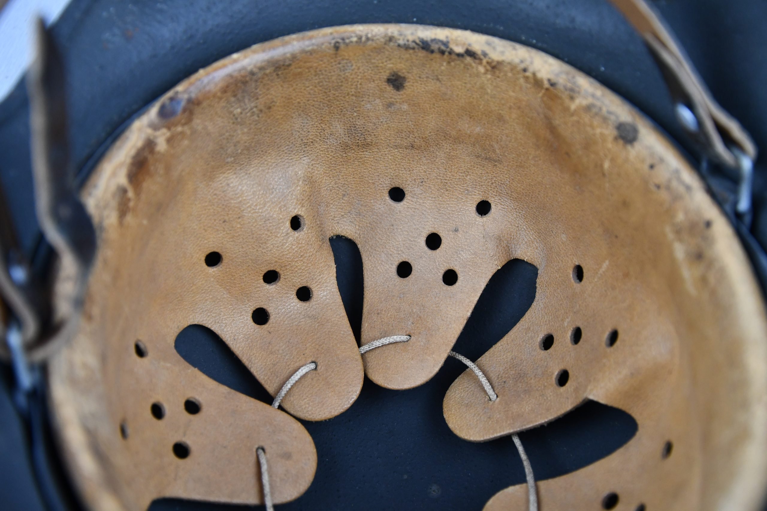 M35 army (Heer) reissued single decal steel helmet — image 12