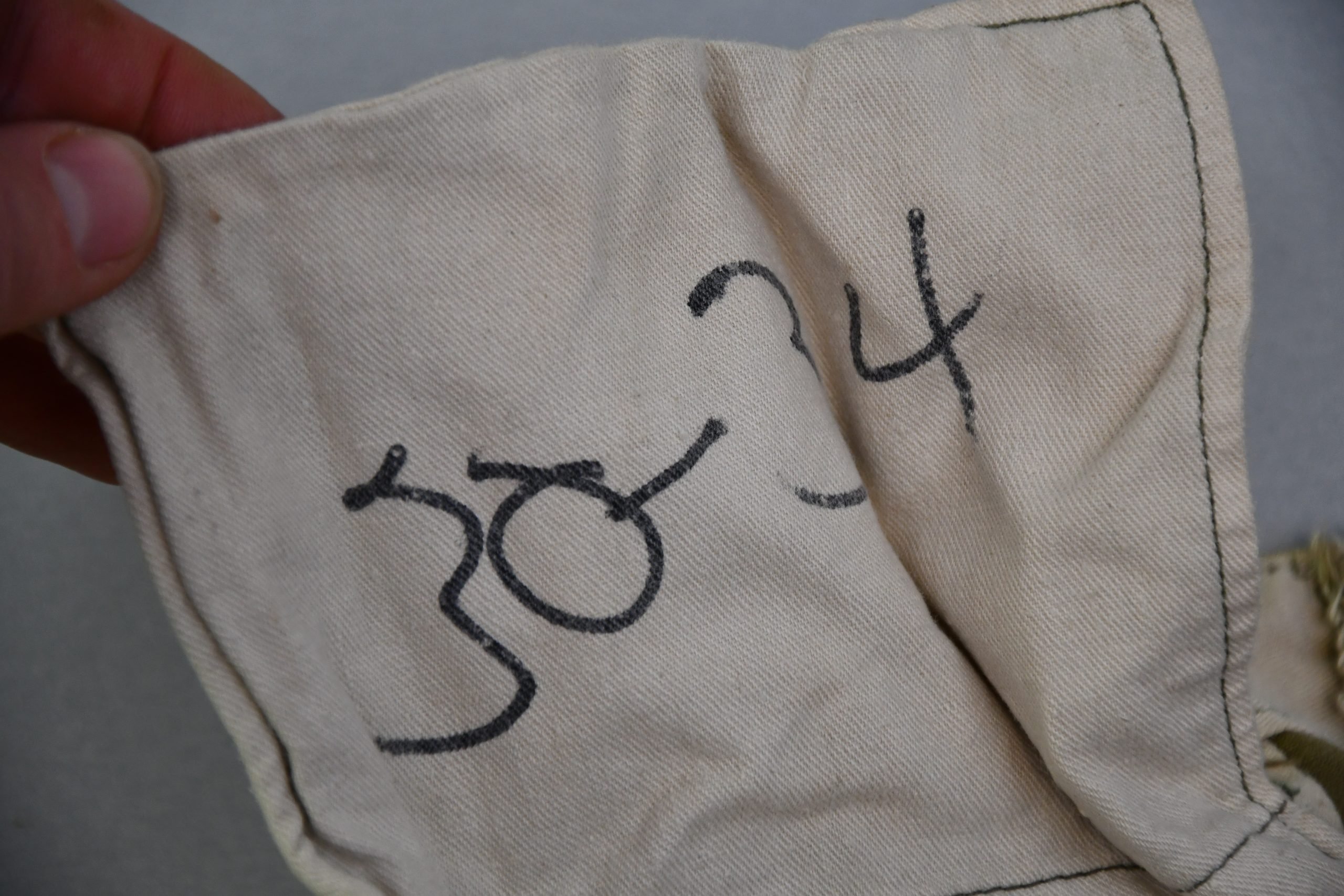 USA WW2 M42 paratrooper matching jump jacket and trousers from the same soldier — image 9