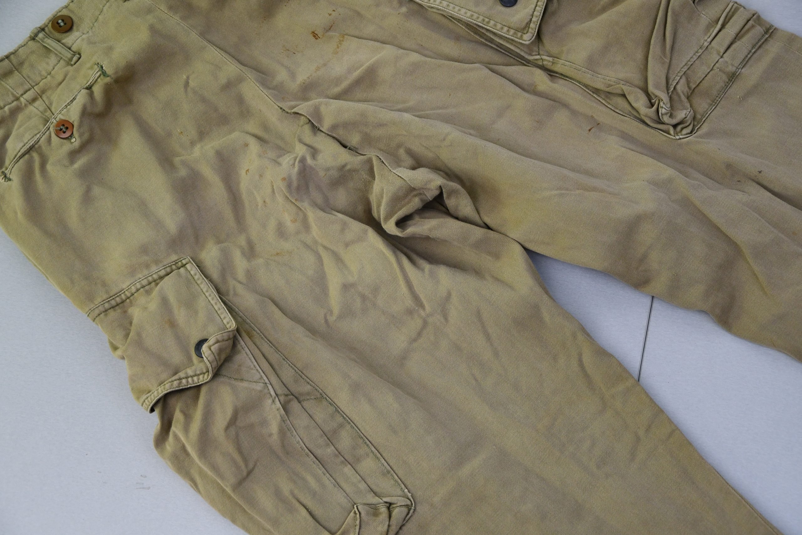 USA WW2 M42 paratrooper matching jump jacket and trousers from the same soldier — image 11