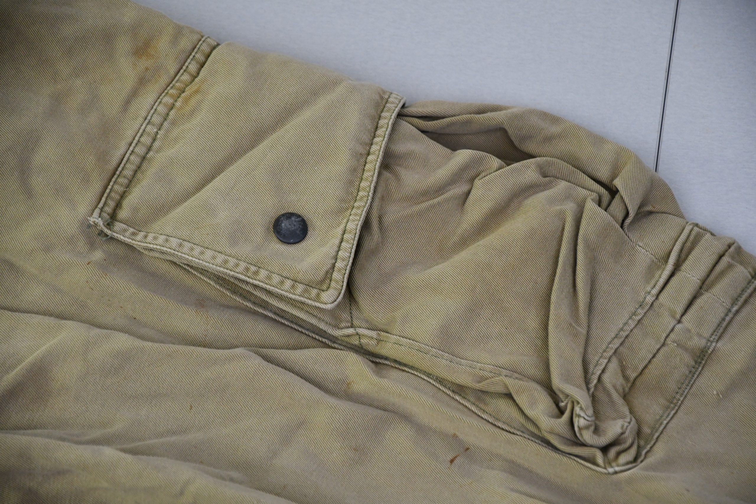 USA WW2 M42 paratrooper matching jump jacket and trousers from the same soldier — image 12