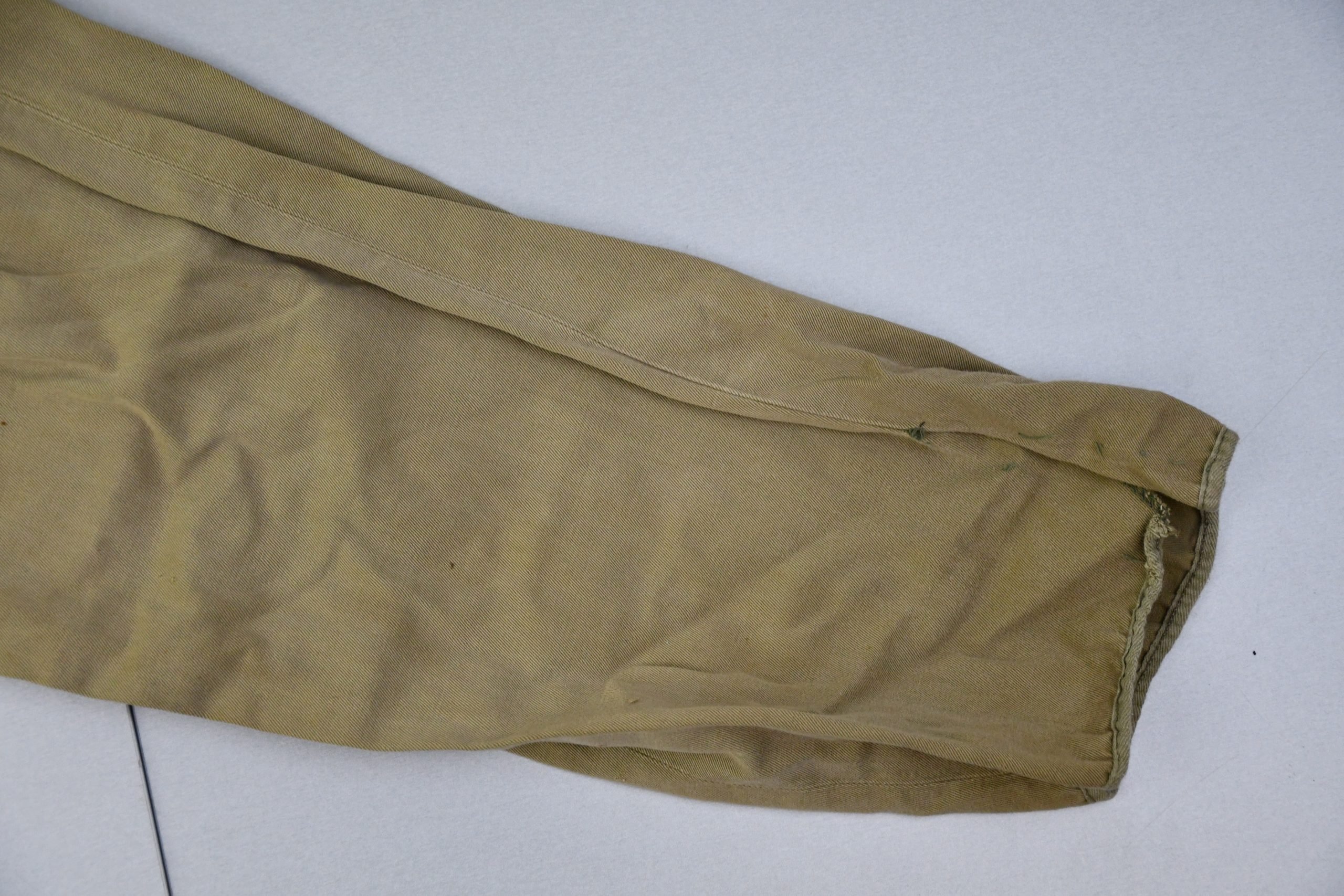USA WW2 M42 paratrooper matching jump jacket and trousers from the same soldier — image 2