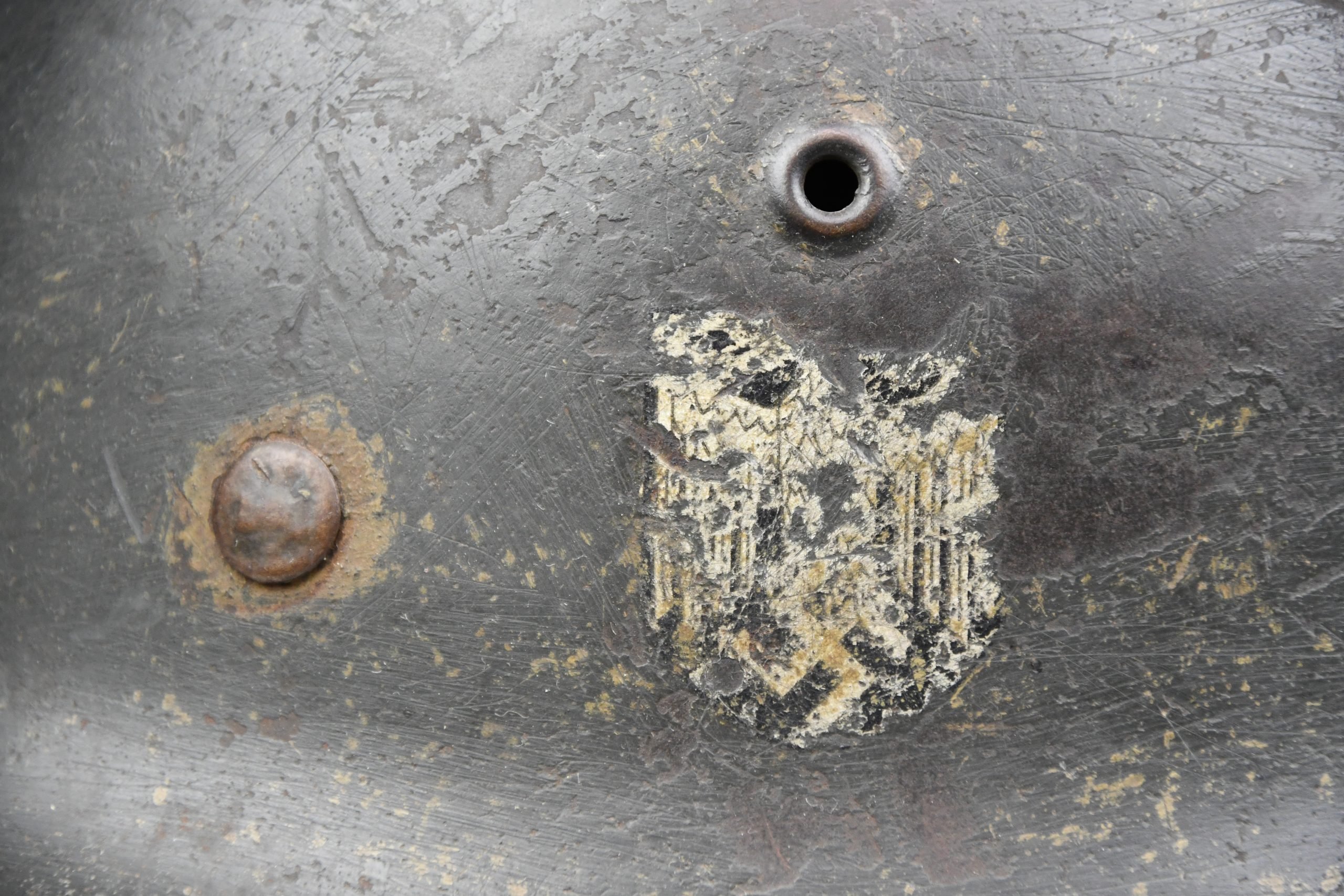 M42 army (Heer) single decal steel helmet ckl66 — image 2