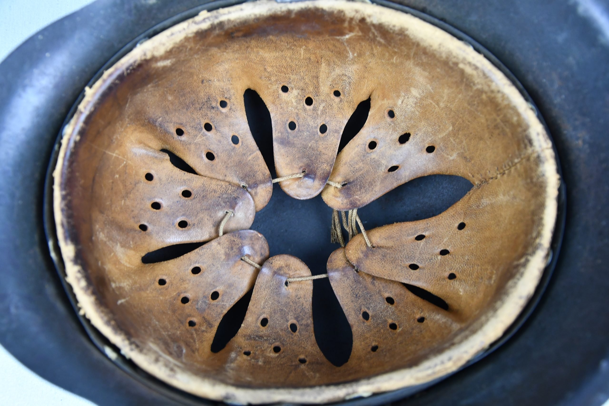 M42 army (Heer) single decal steel helmet ckl66 — image 9