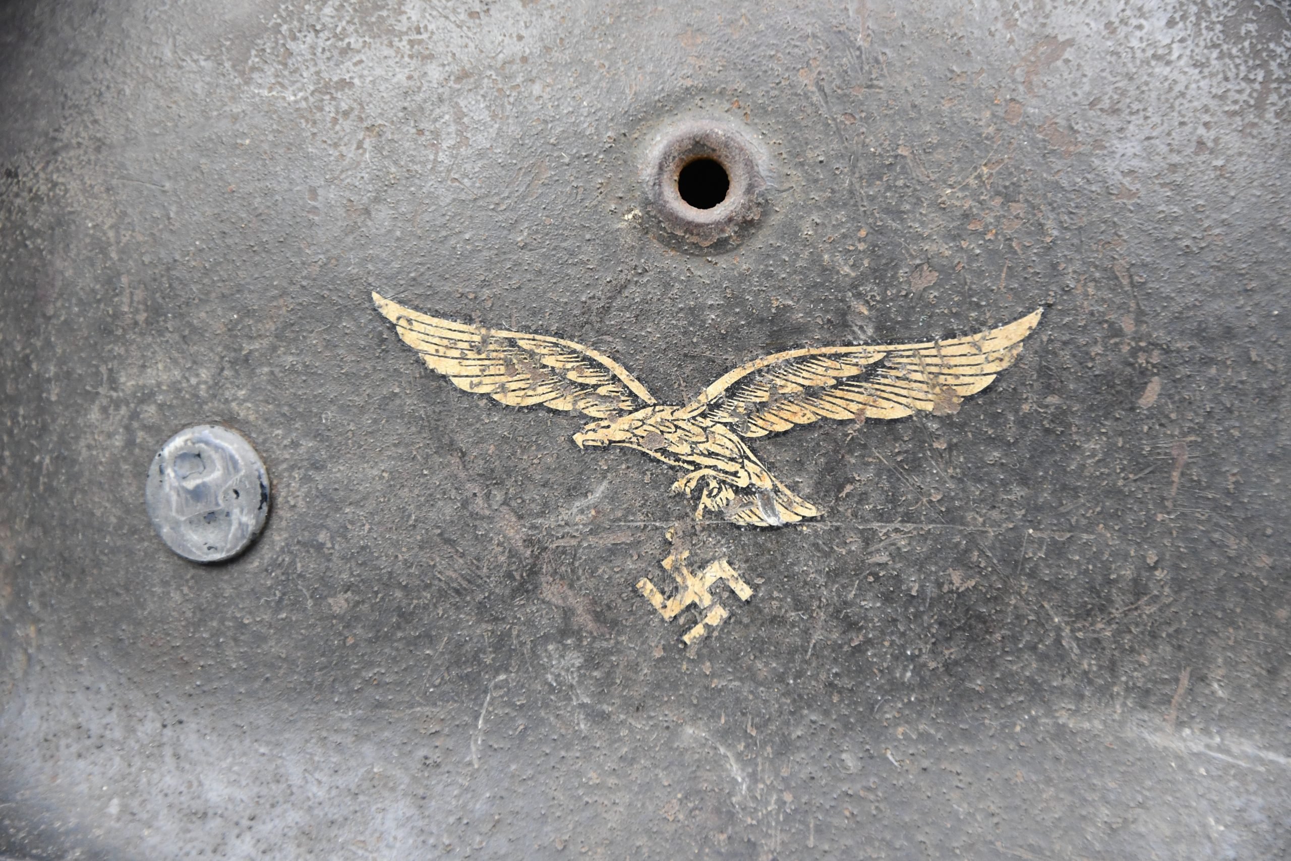 M42 Luftwaffe single decal steel helmet ET64 — image 2