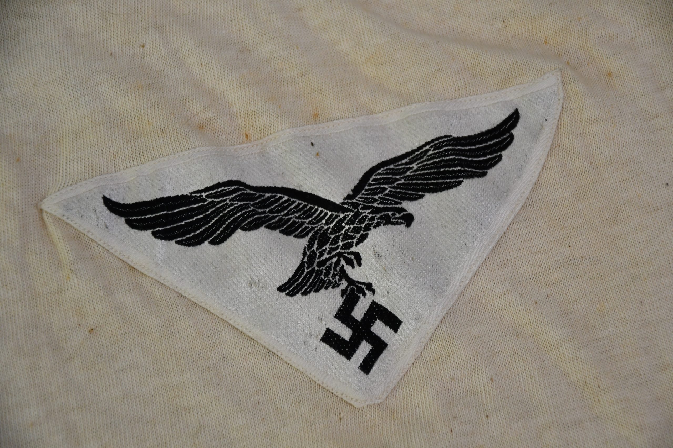 Luftwaffe standard issue sport shirt by J. Schiessen A.-G. 1941 — image 2