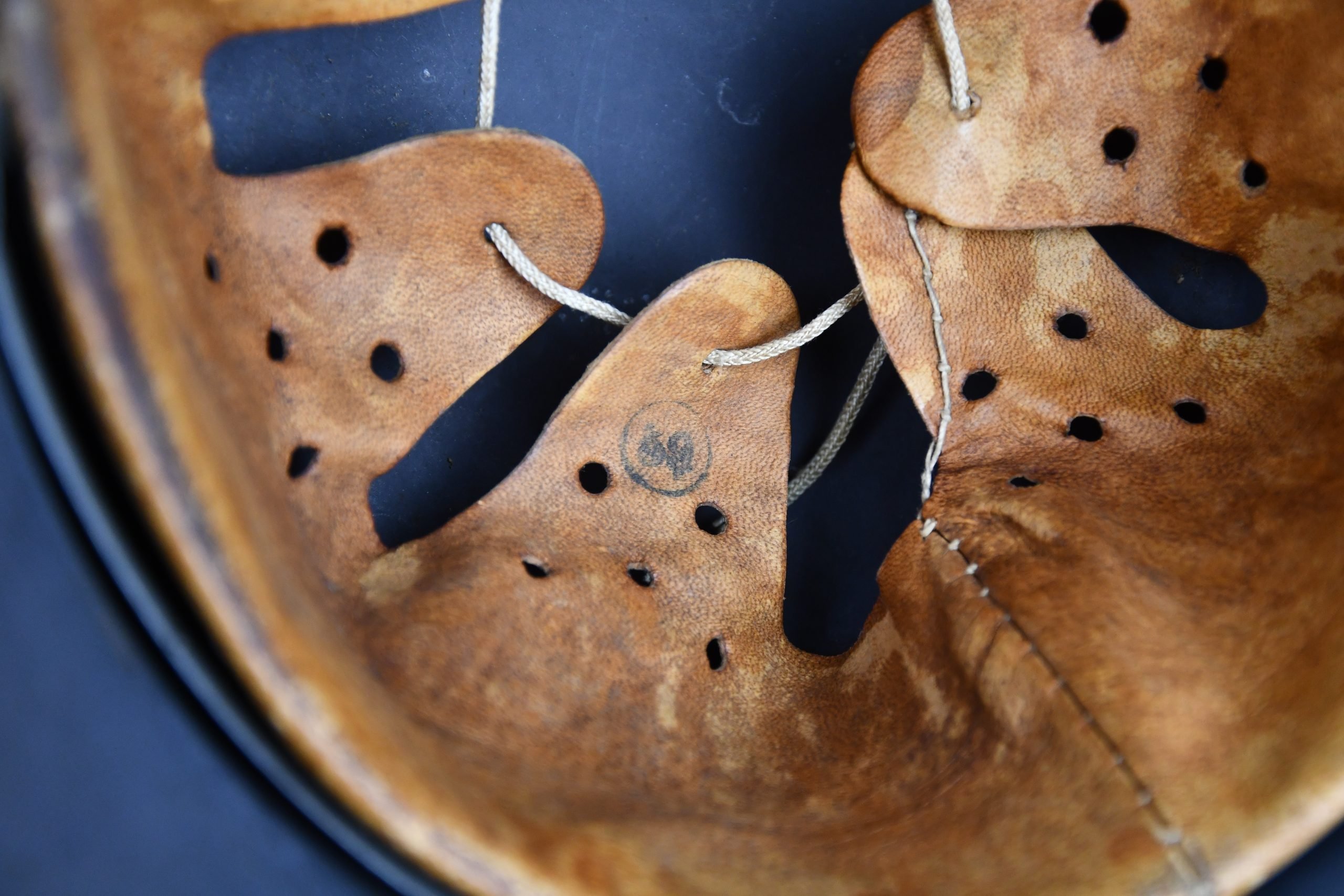 MINT M40 Luftwaffe single decal steel helmet Q66 — image 11