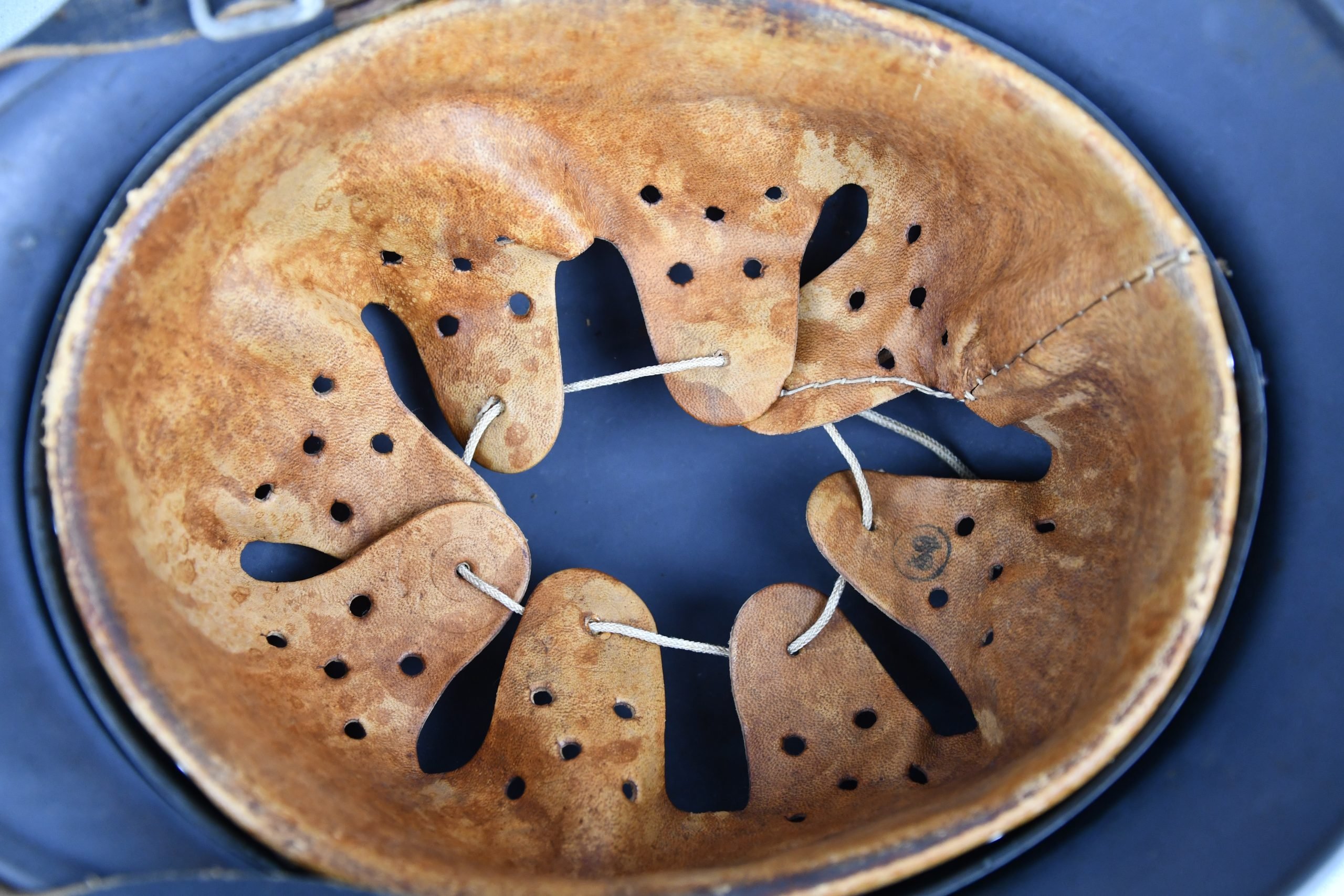 MINT M40 Luftwaffe single decal steel helmet Q66 — image 8