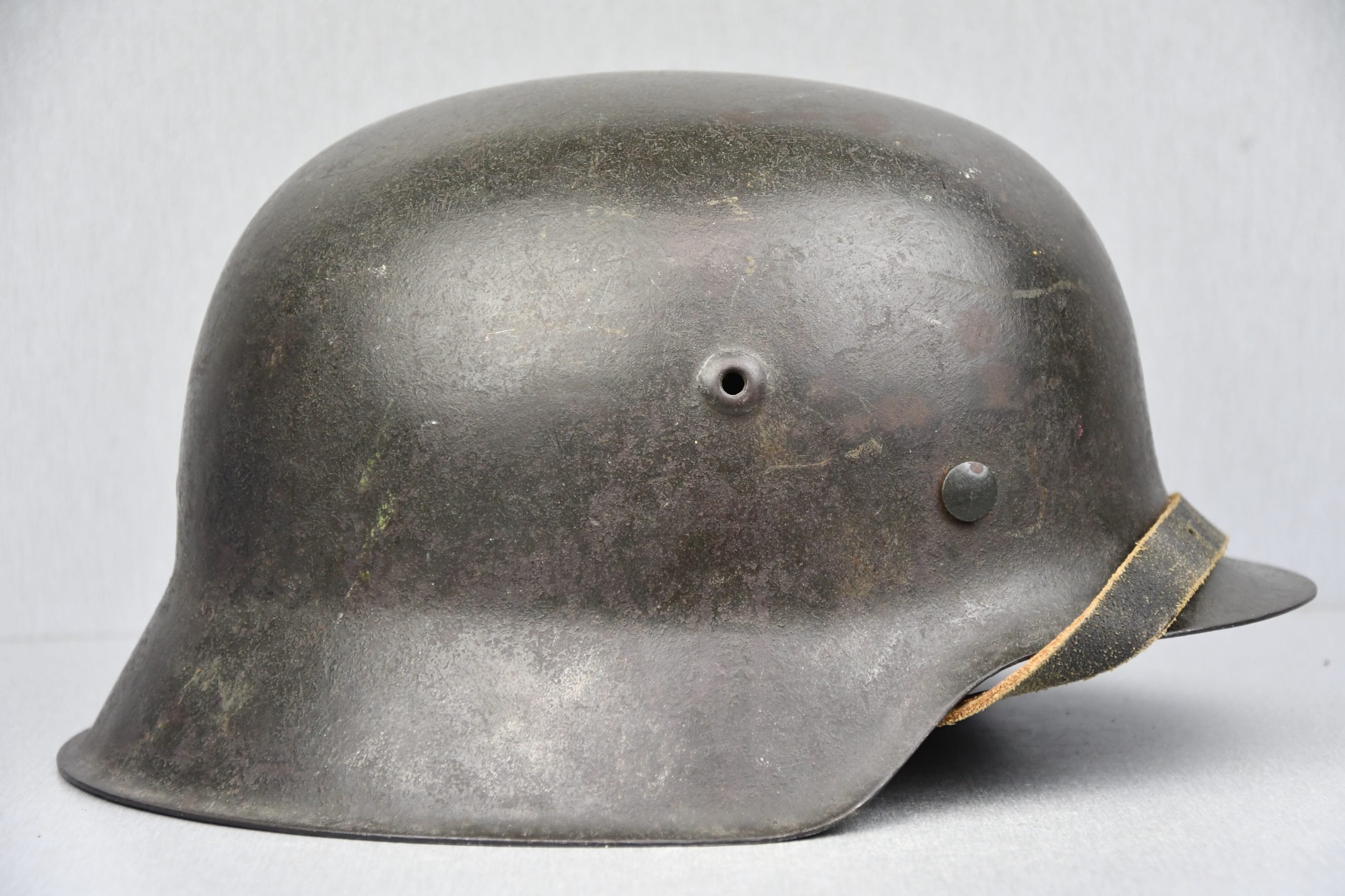 M42 army (Heer) single decal steel helmet hkp66 — image 4