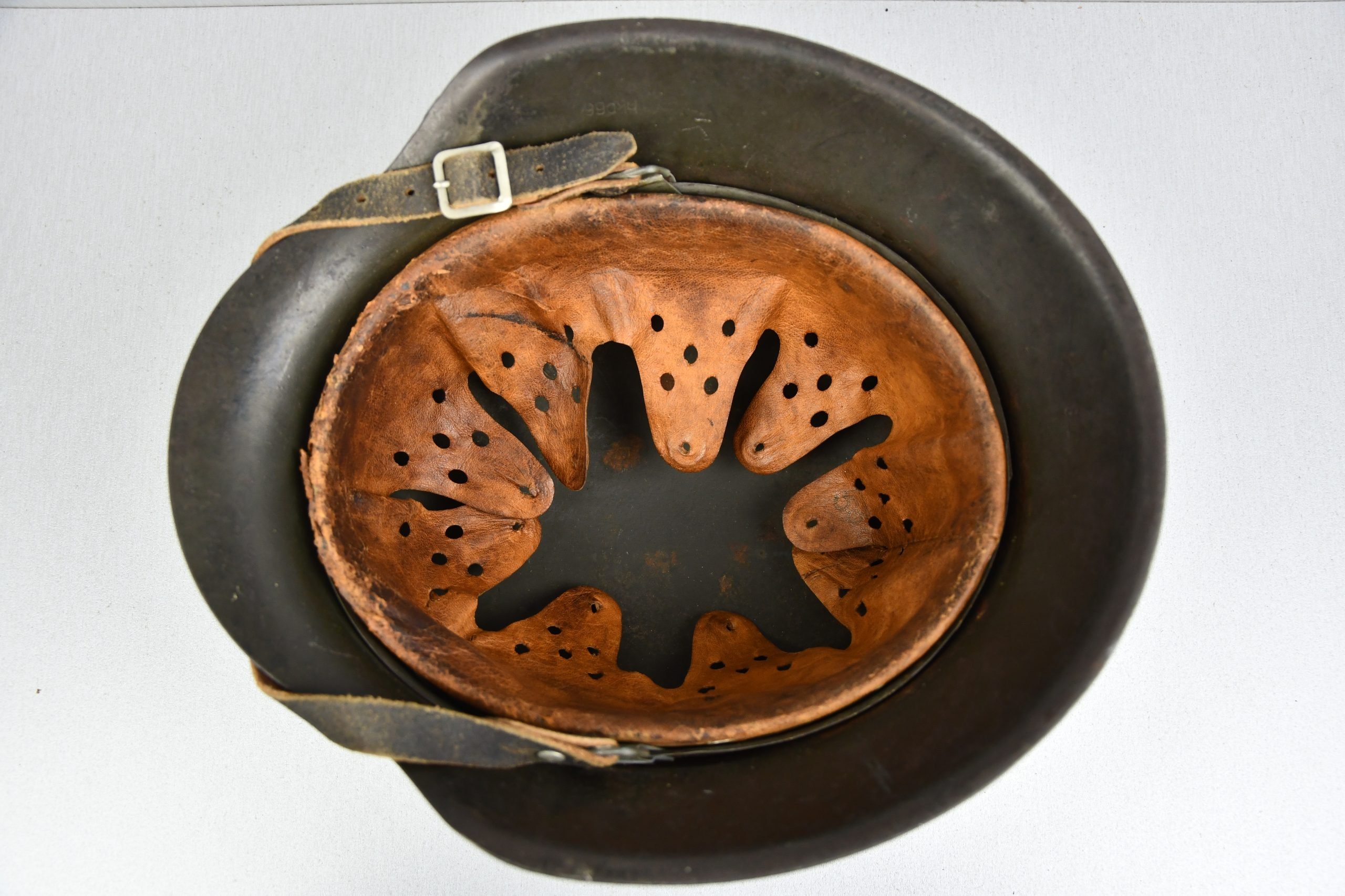 M42 army (Heer) single decal steel helmet hkp66 — image 7