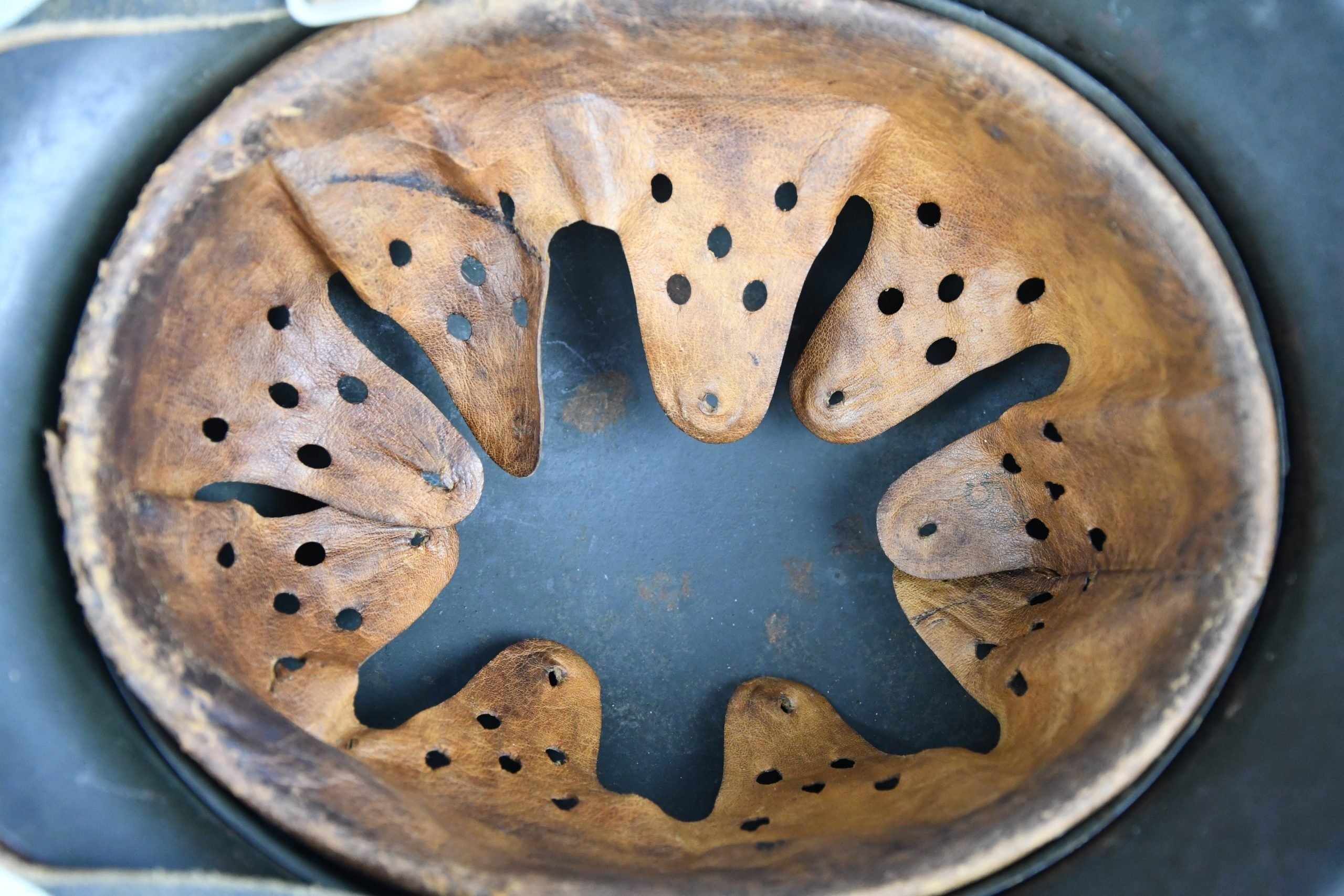 M42 army (Heer) single decal steel helmet hkp66 — image 8