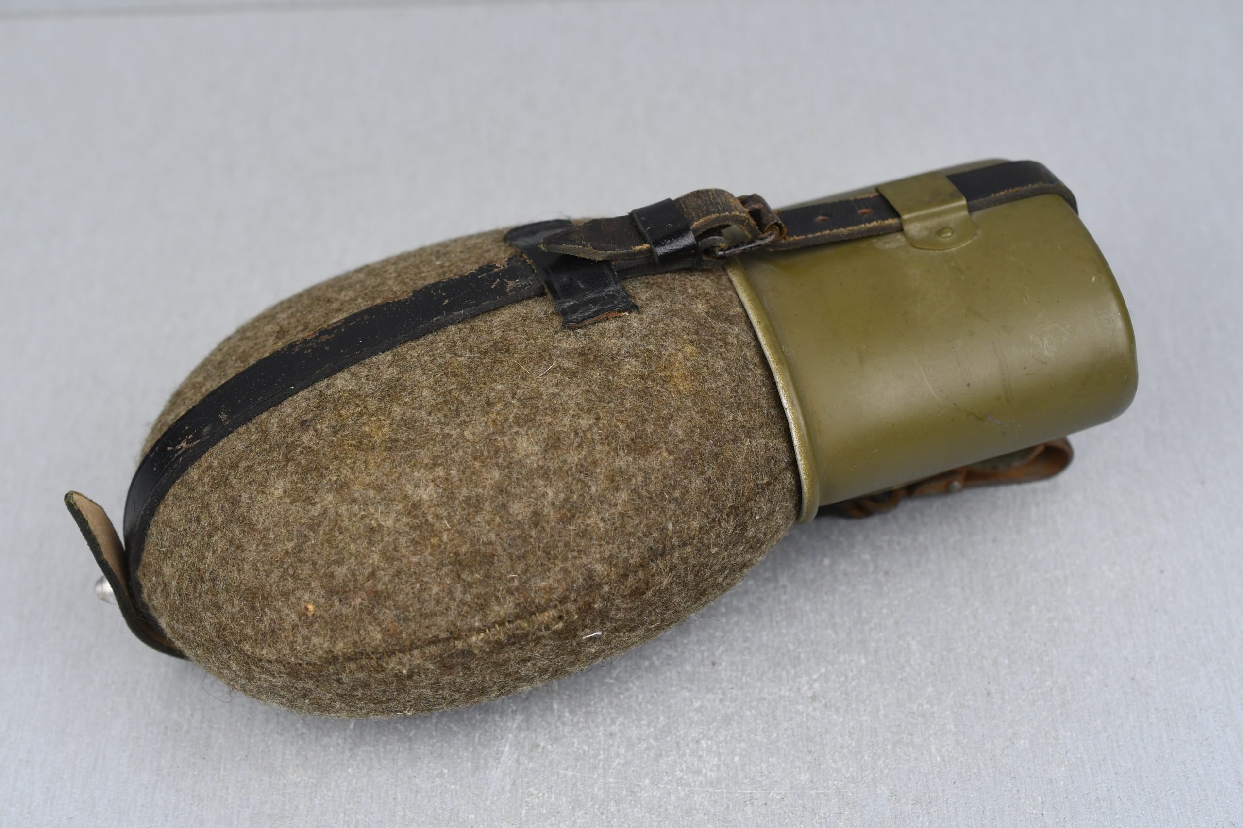 MINT M31 Wehrmacht matching canteen by HRE 1941 — image 11