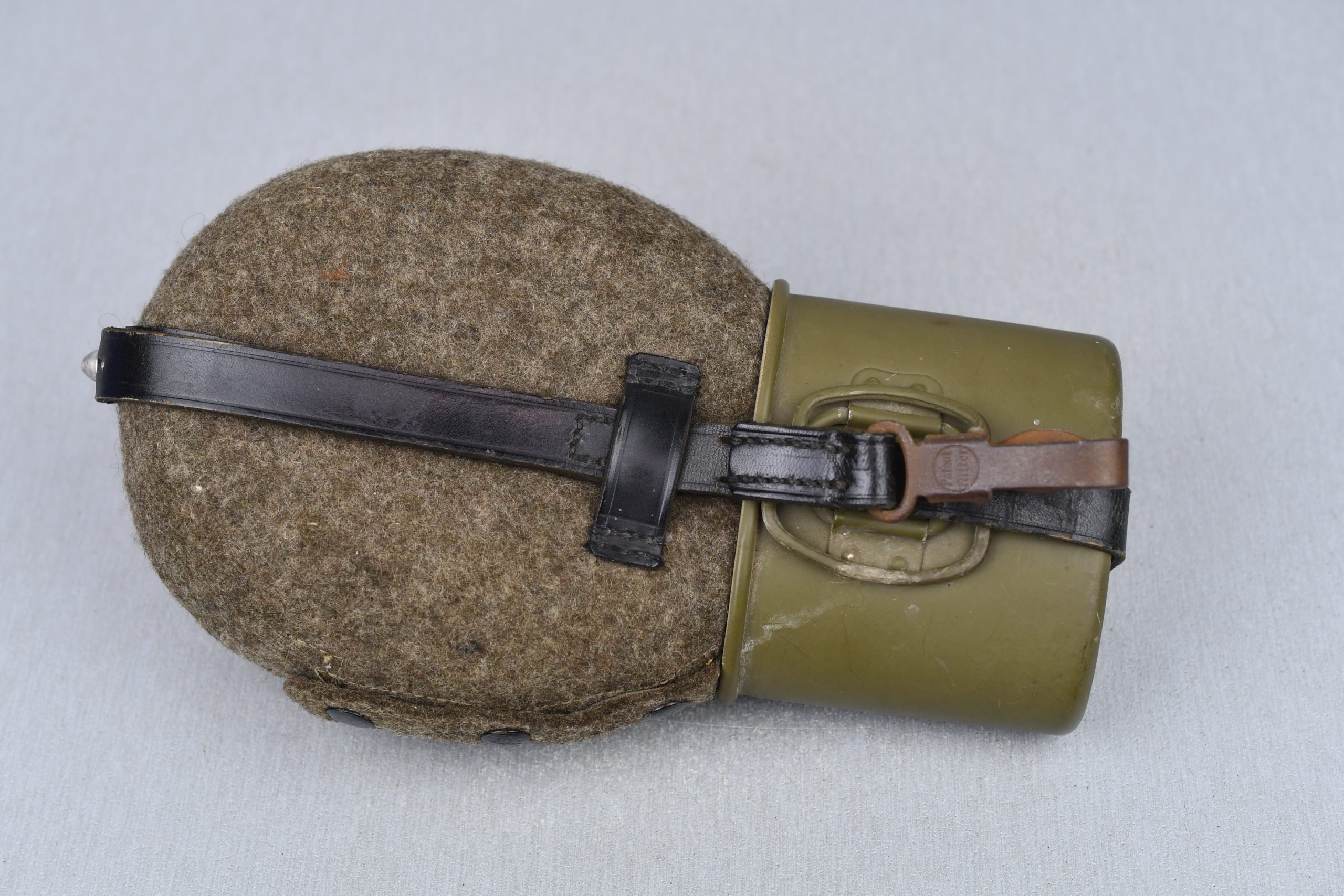 MINT M31 Wehrmacht matching canteen by HRE 1941 — image 12