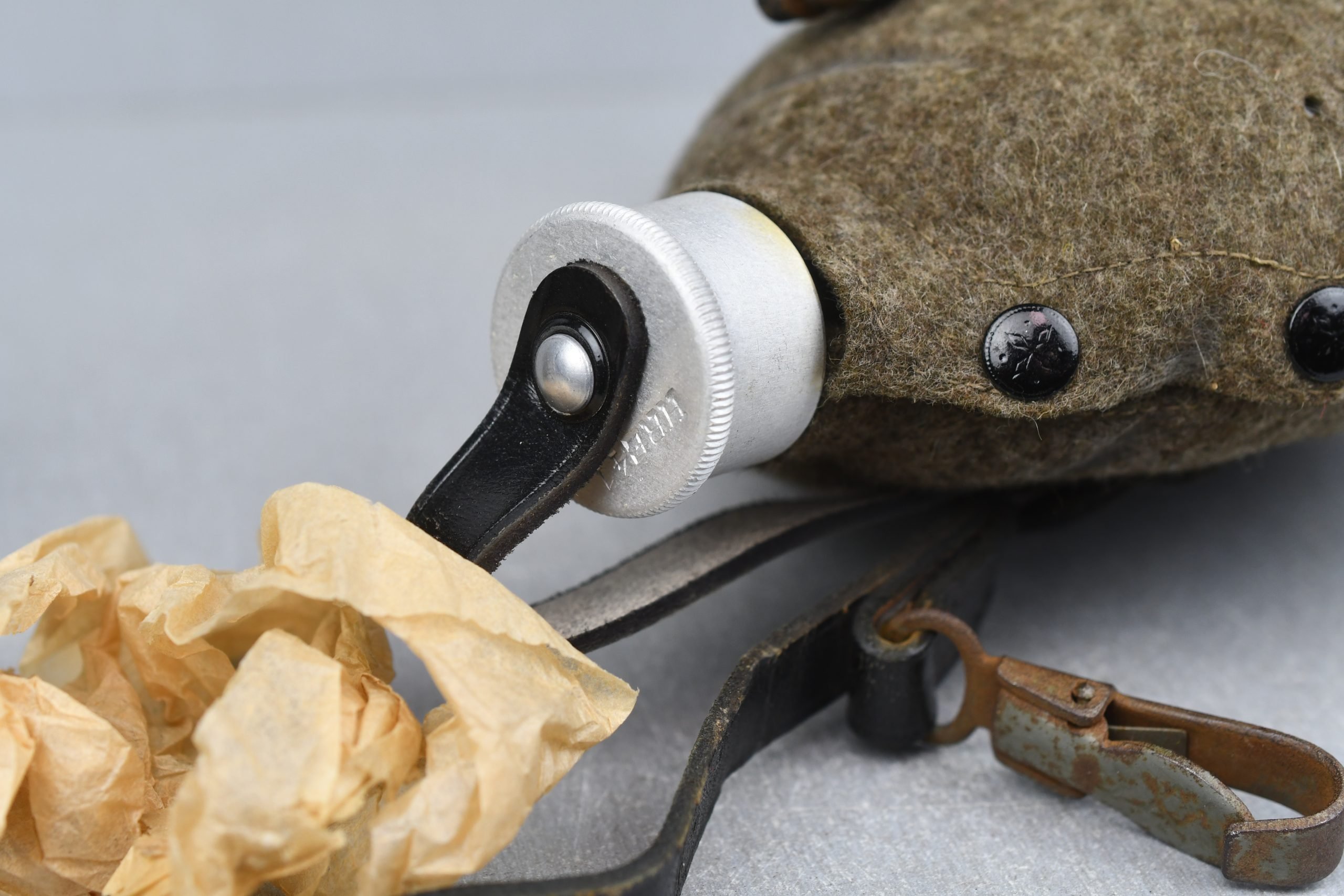 MINT M31 Wehrmacht matching canteen by HRE 1941 — image 3