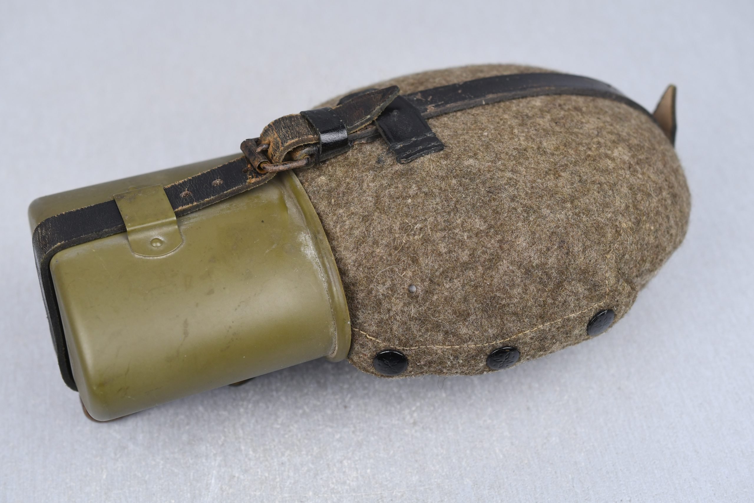 MINT M31 Wehrmacht matching canteen by HRE 1941 — image 9