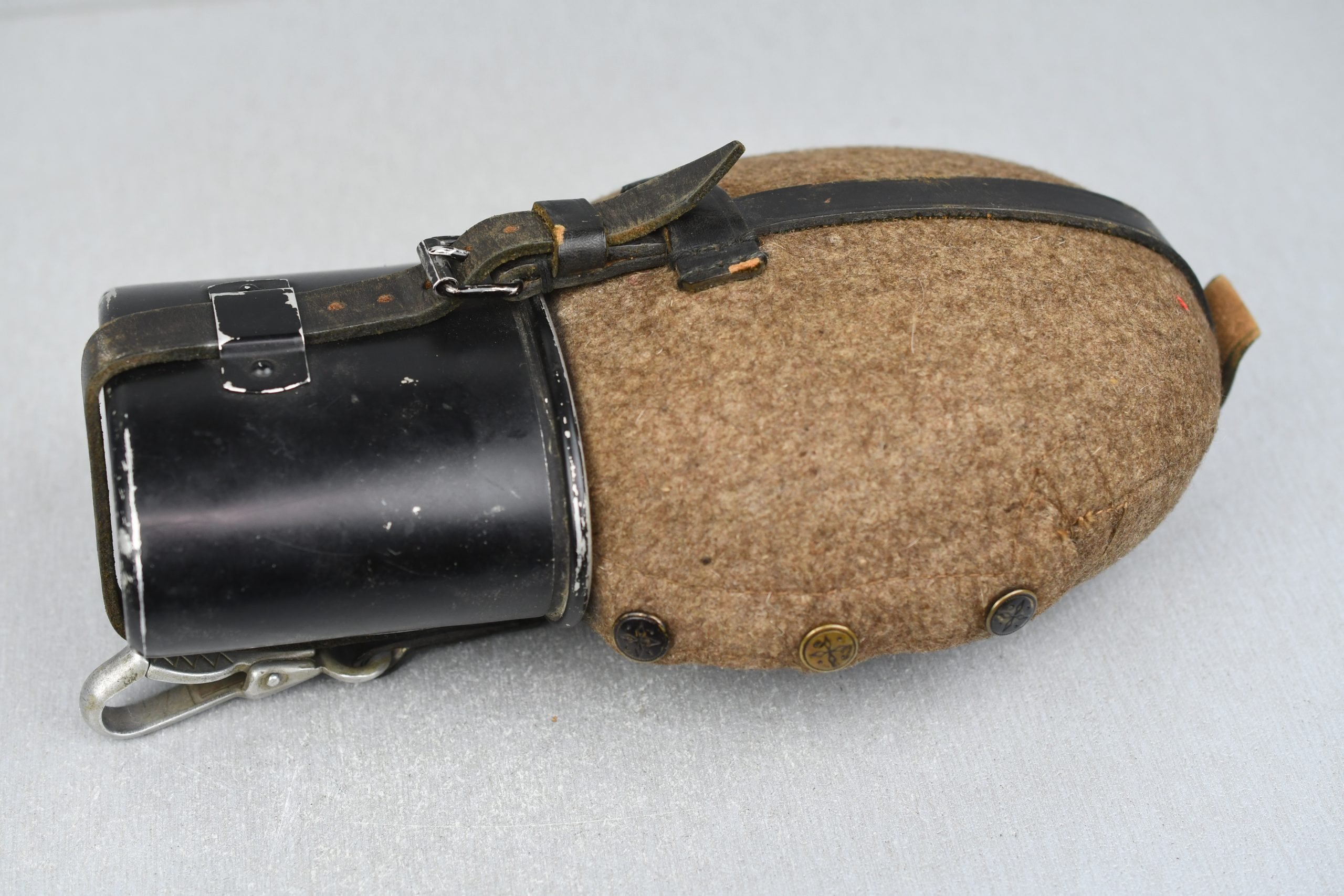 M31 Wehrmacht matching canteen by O.H.W. 1939 — image 10