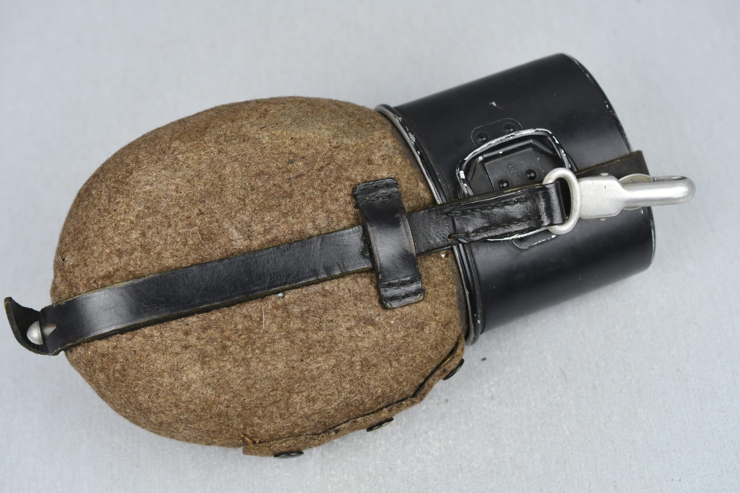 M31 Wehrmacht matching canteen by O.H.W. 1939 — image 12